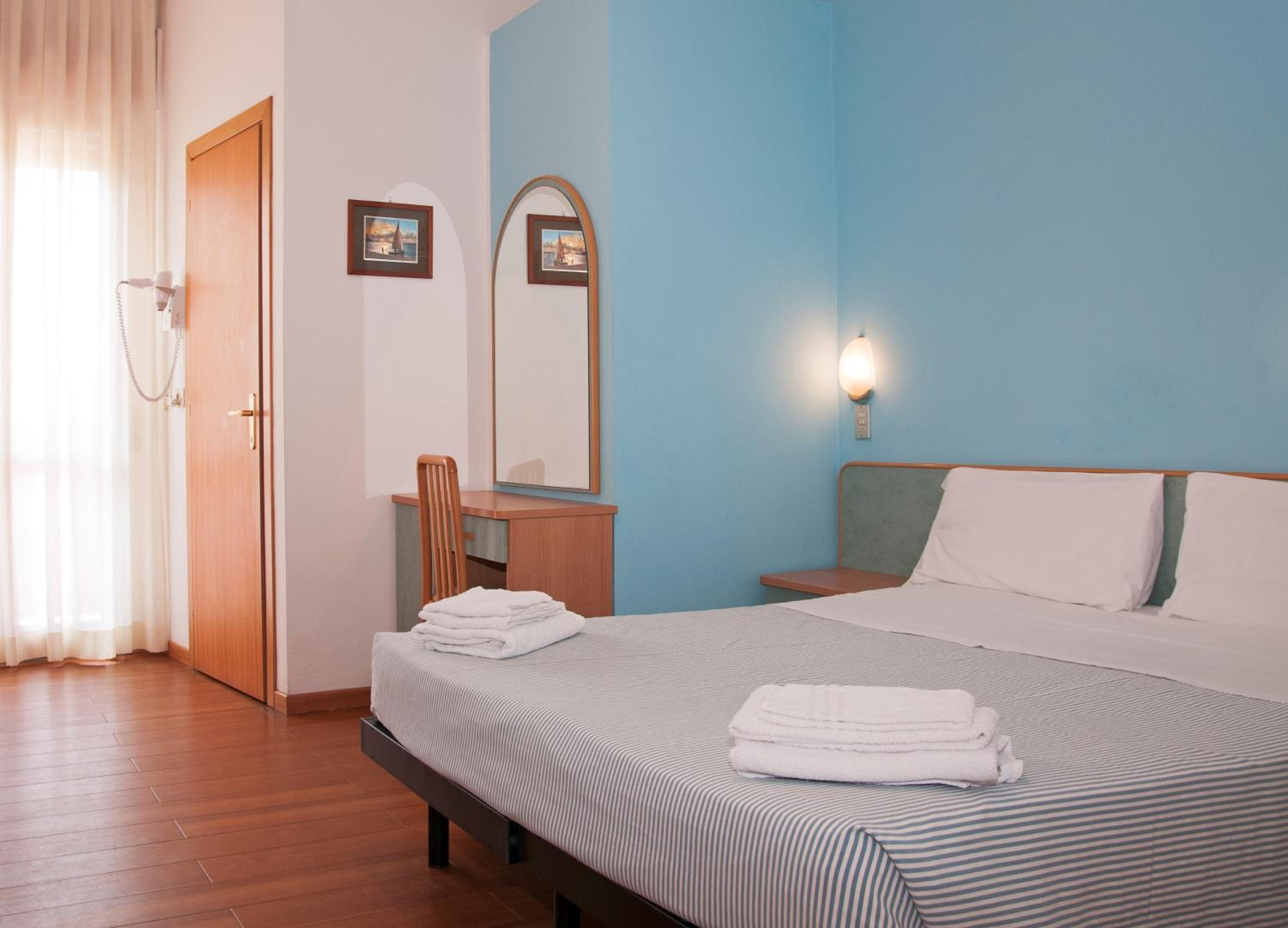 Triple Room with Bathroom photo 1