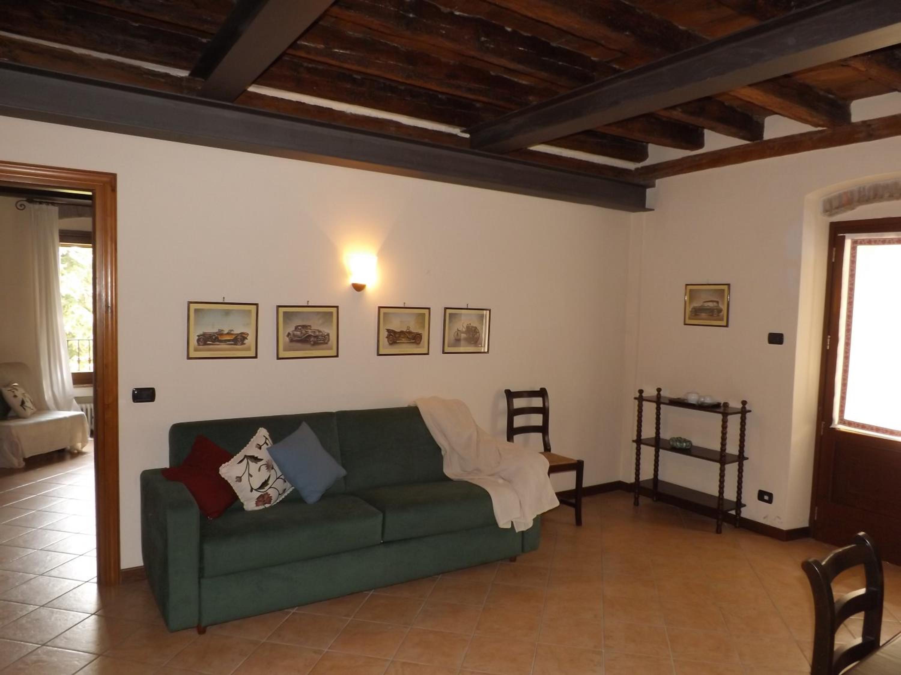 Family Room - Photo 16