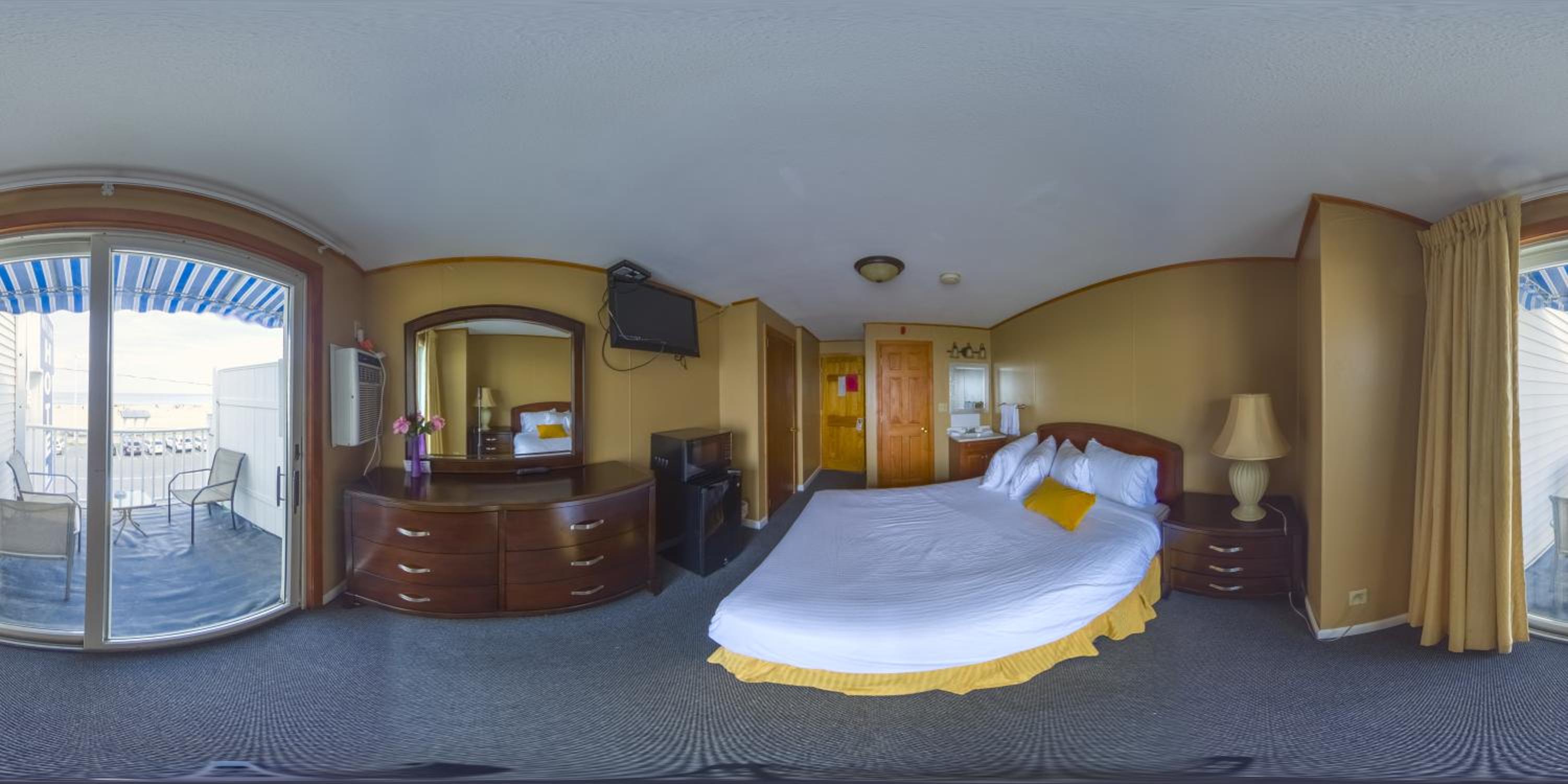 Queen Room with Balcony - Oceanfront photo 1