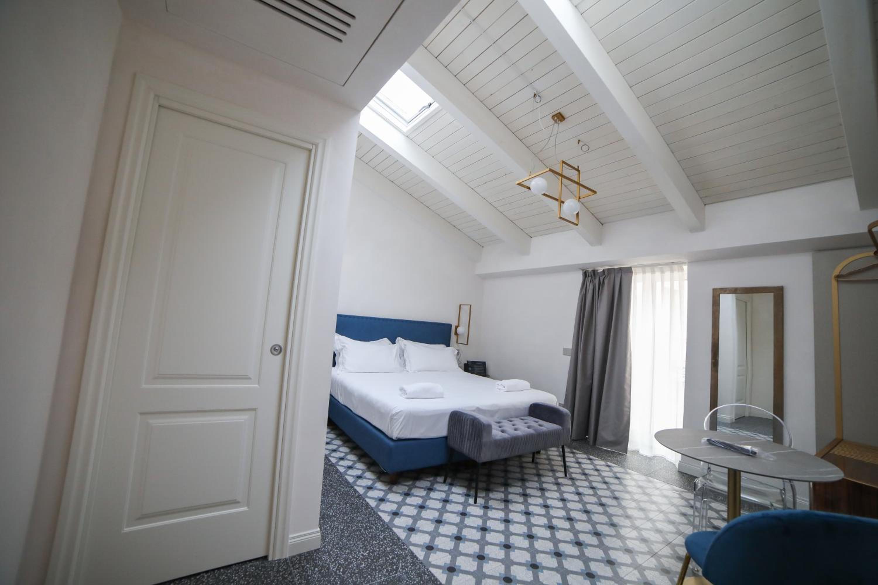 Double or Twin Room - Photo 17