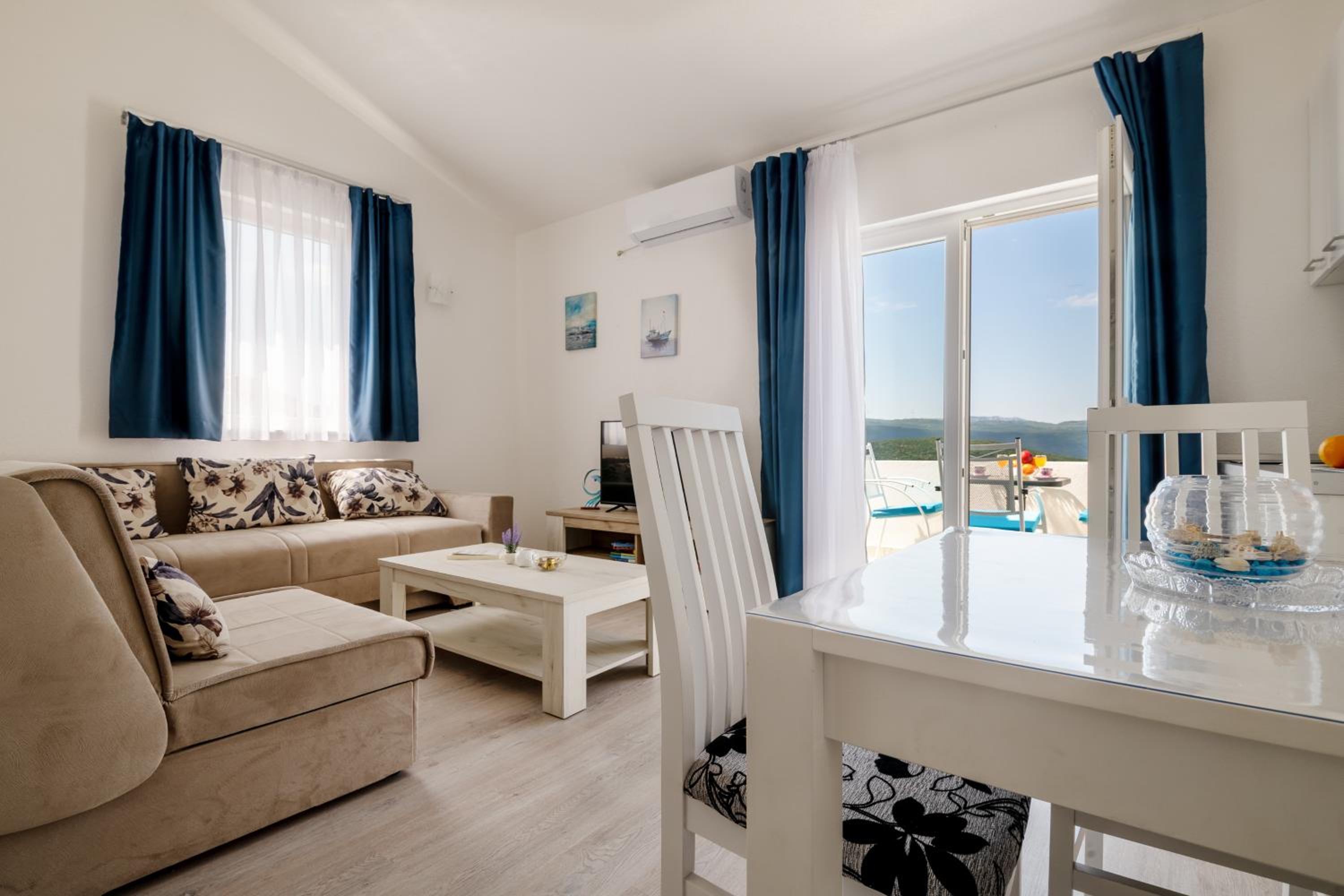 Apartment with Sea View