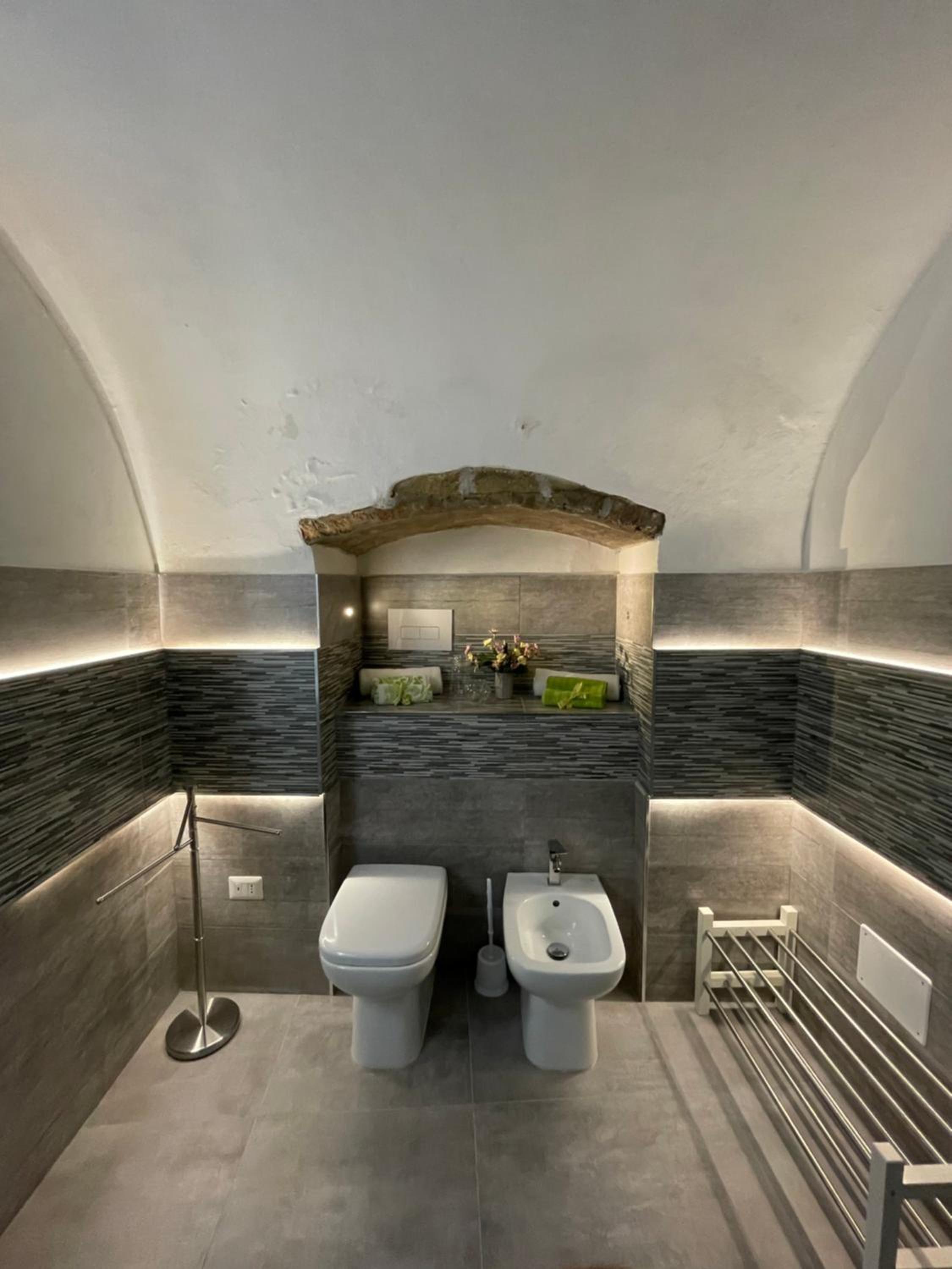 One-Bedroom Apartment - Photo 6