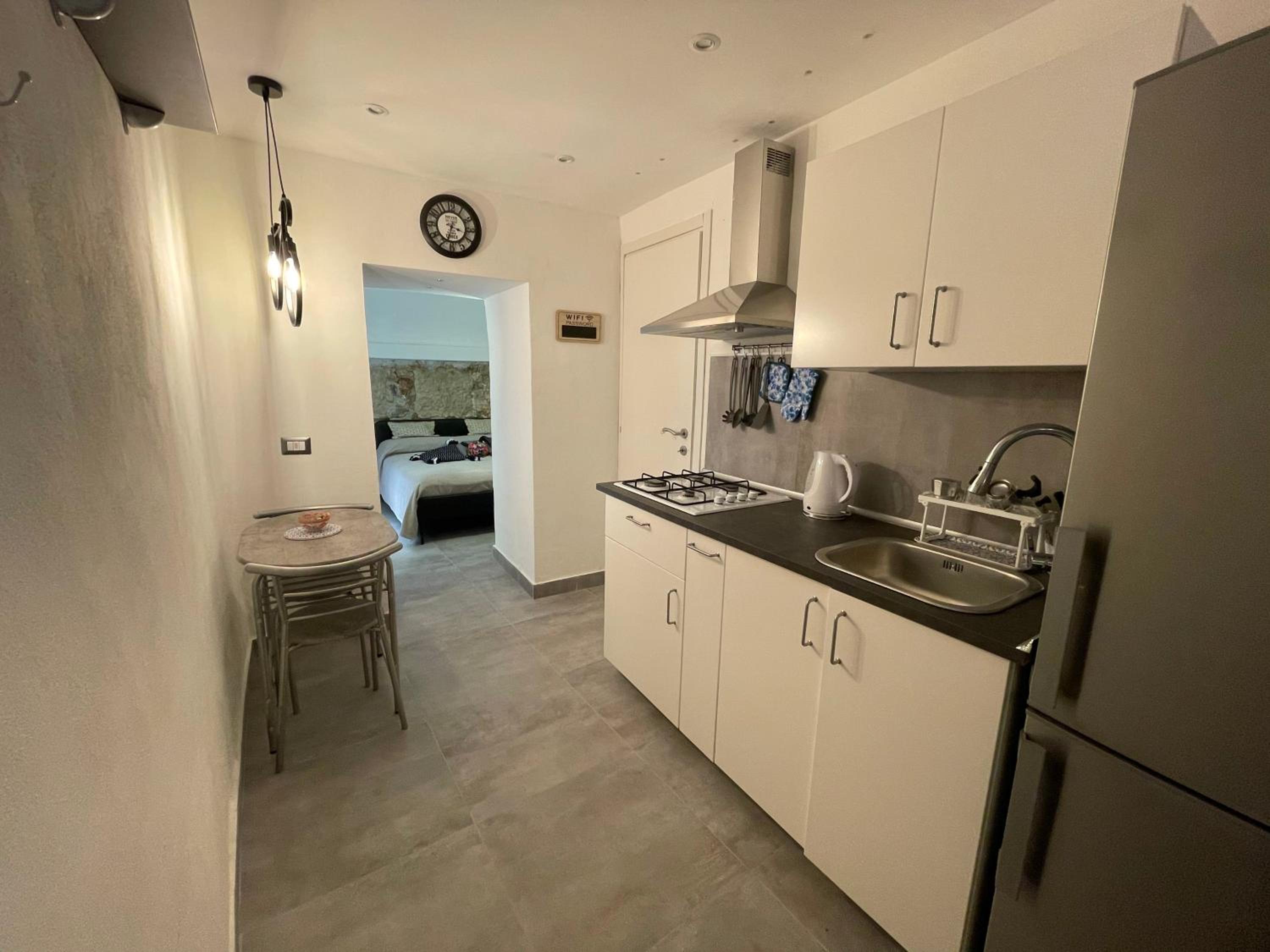 One-Bedroom Apartment - Photo 35