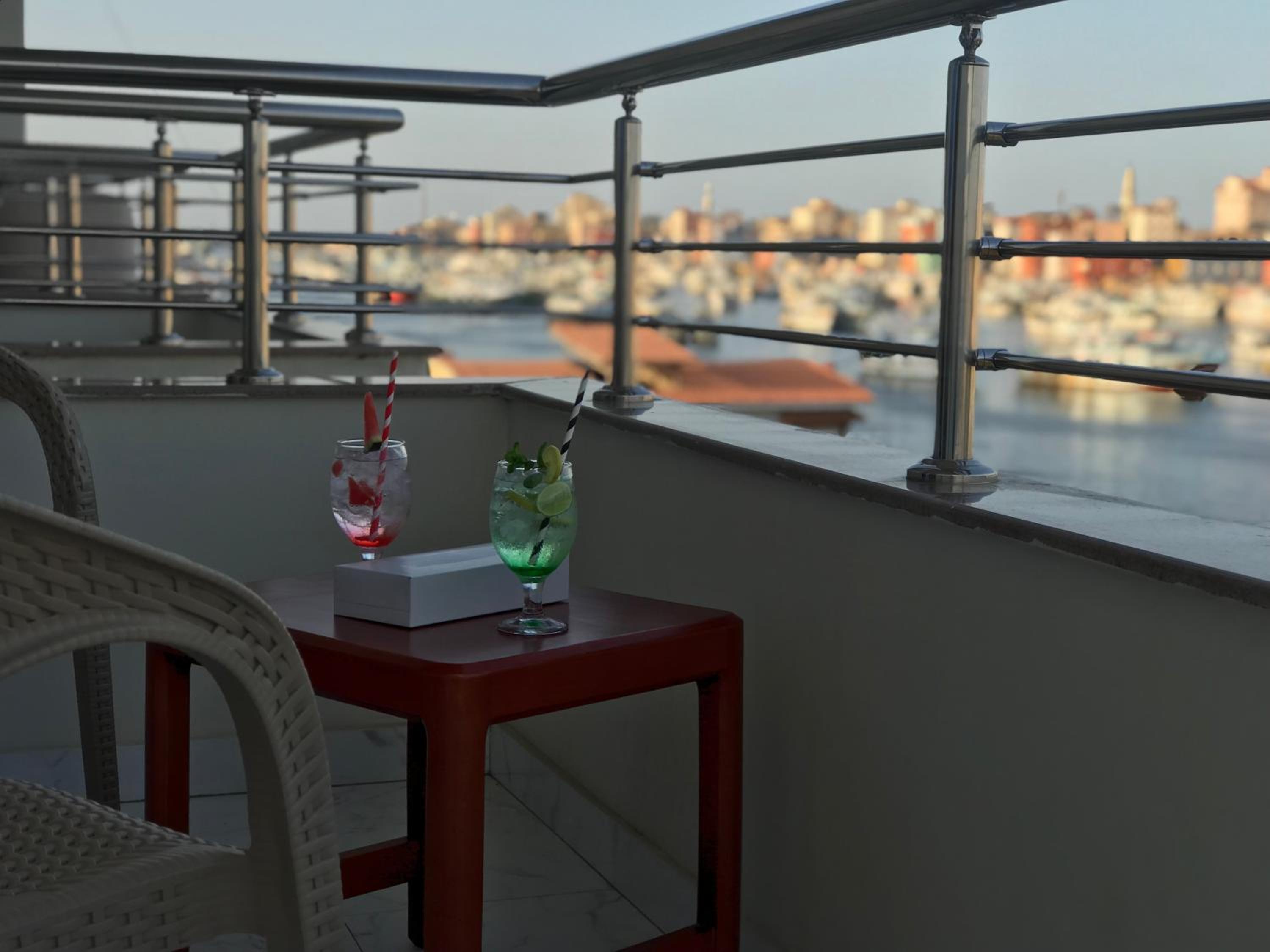 Deluxe Double or Twin Room with River View - Photo 15