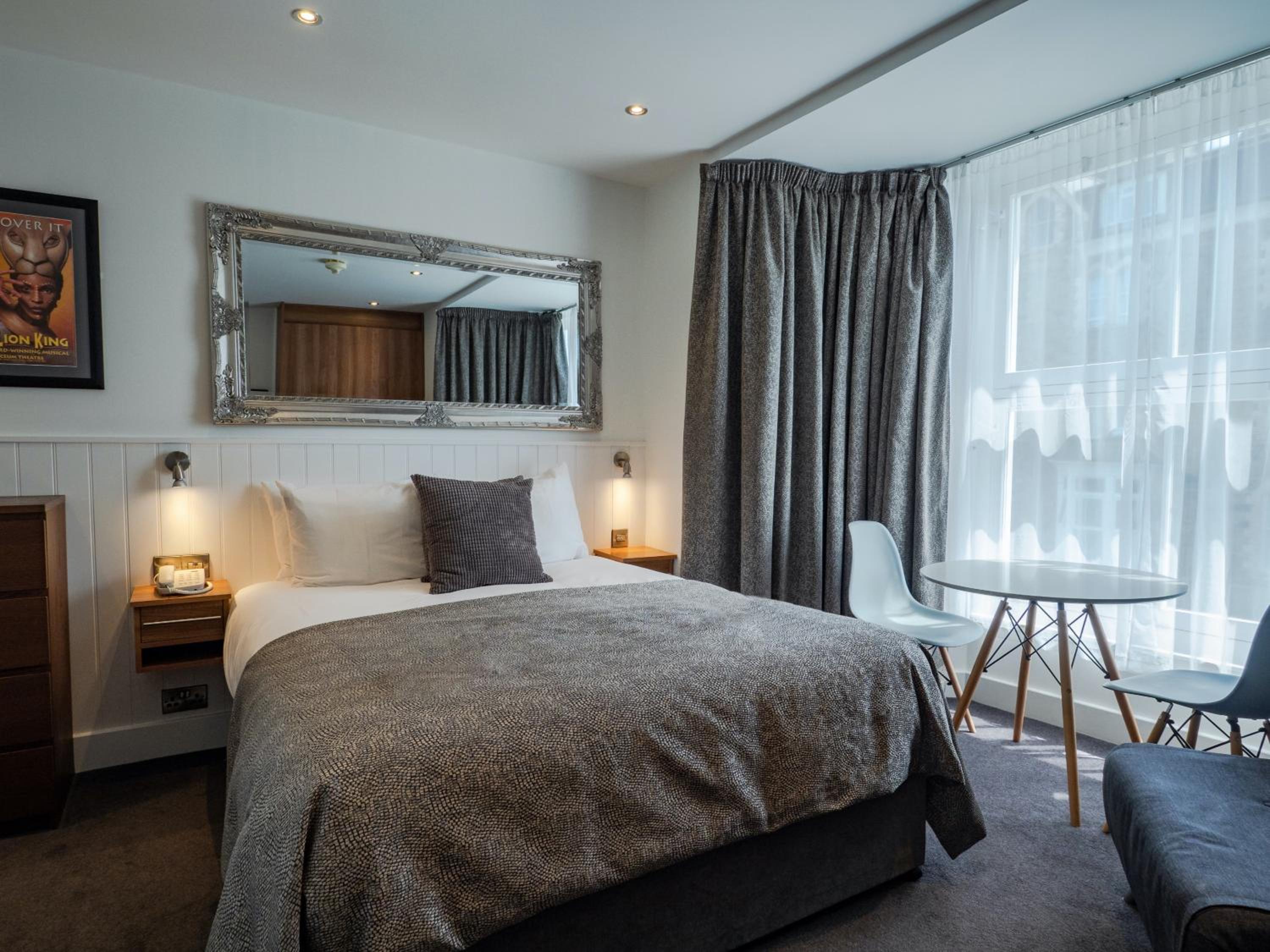 Queen Room
