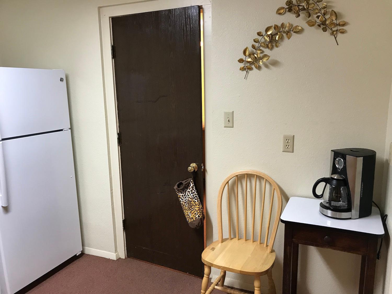 One-Bedroom Apartment - Photo 3