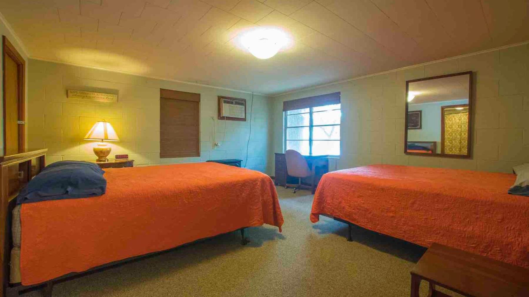 One-Bedroom Apartment - Photo 1