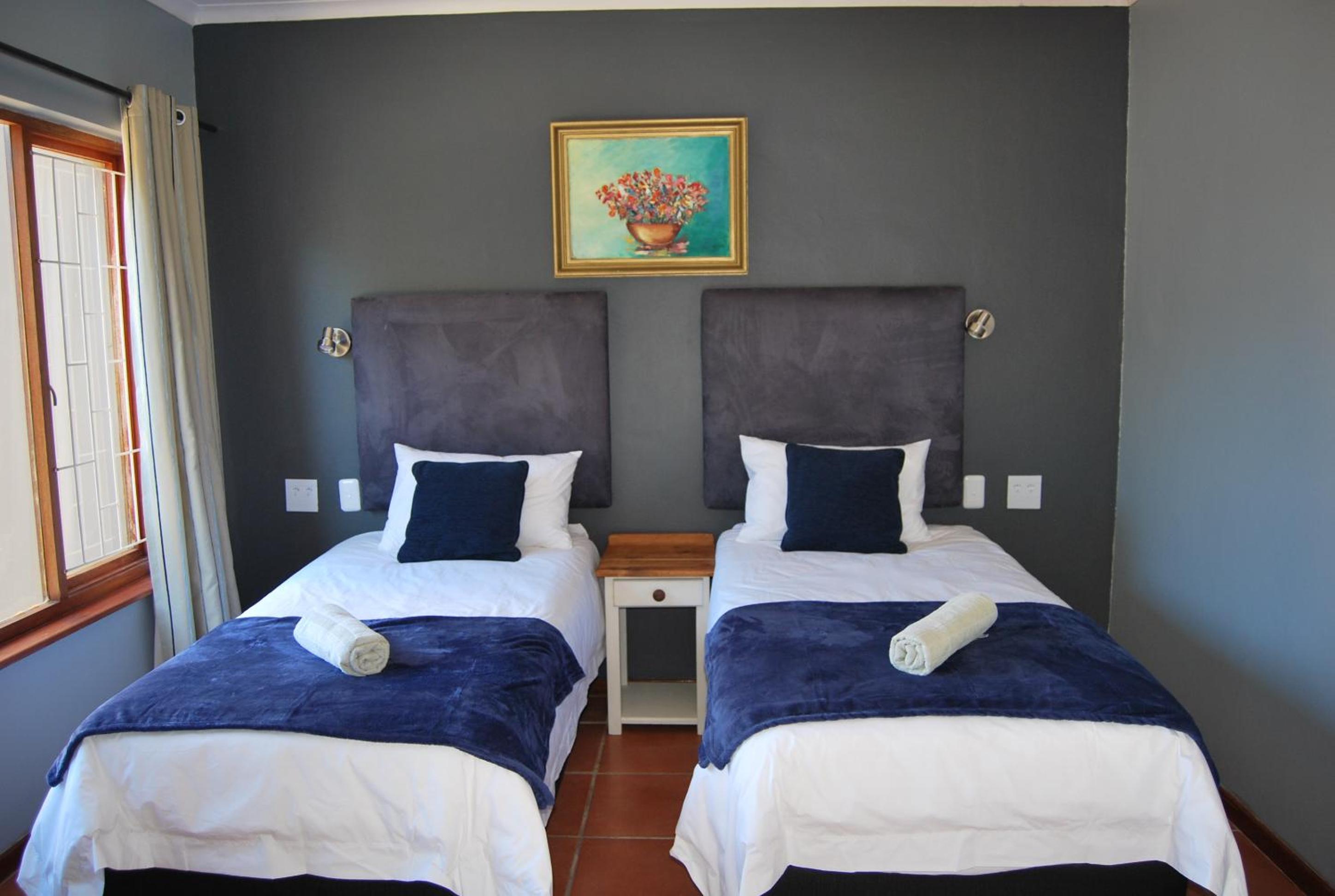 Studio Apartment - Photo 1
