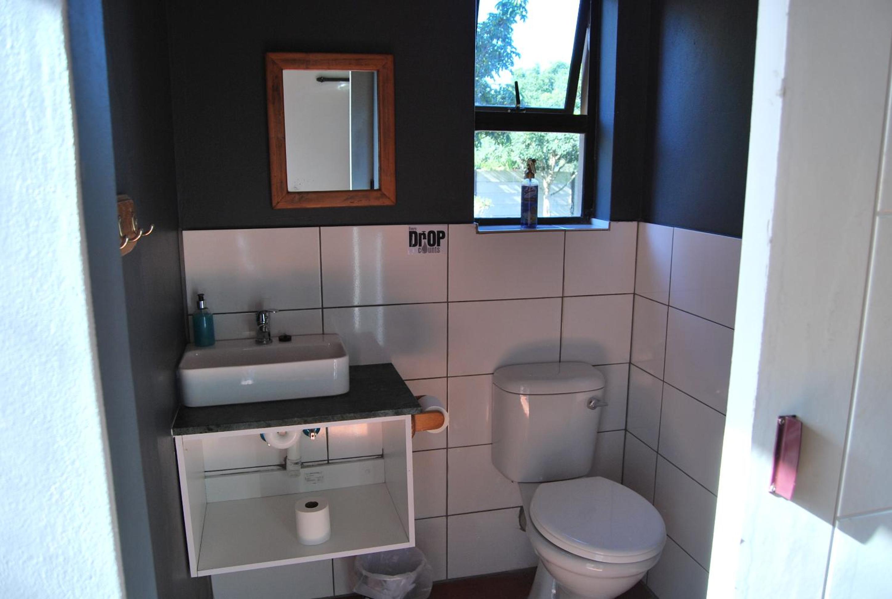 Studio Apartment - Photo 3