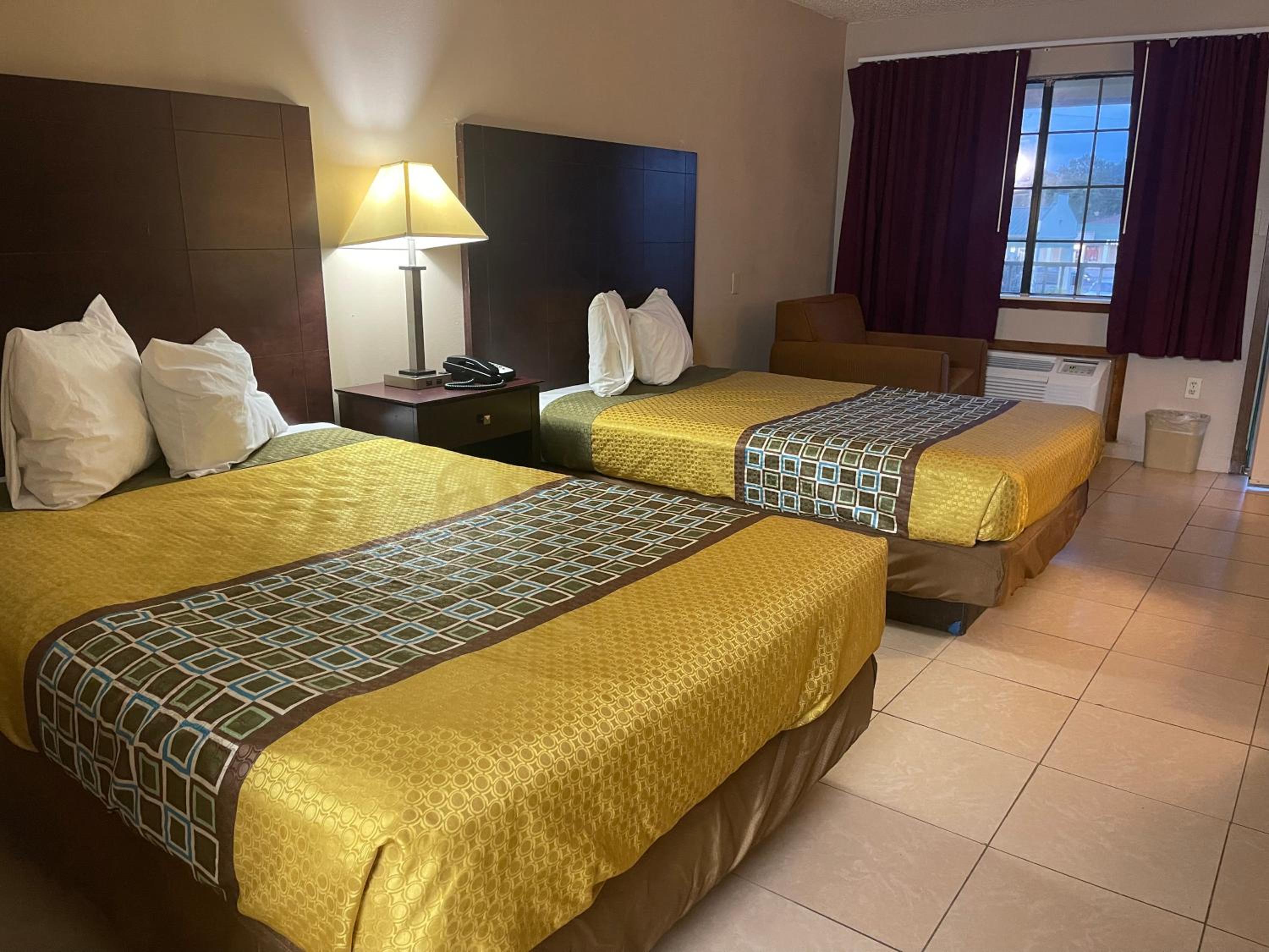 Double Room with Two Double Beds - Smoking