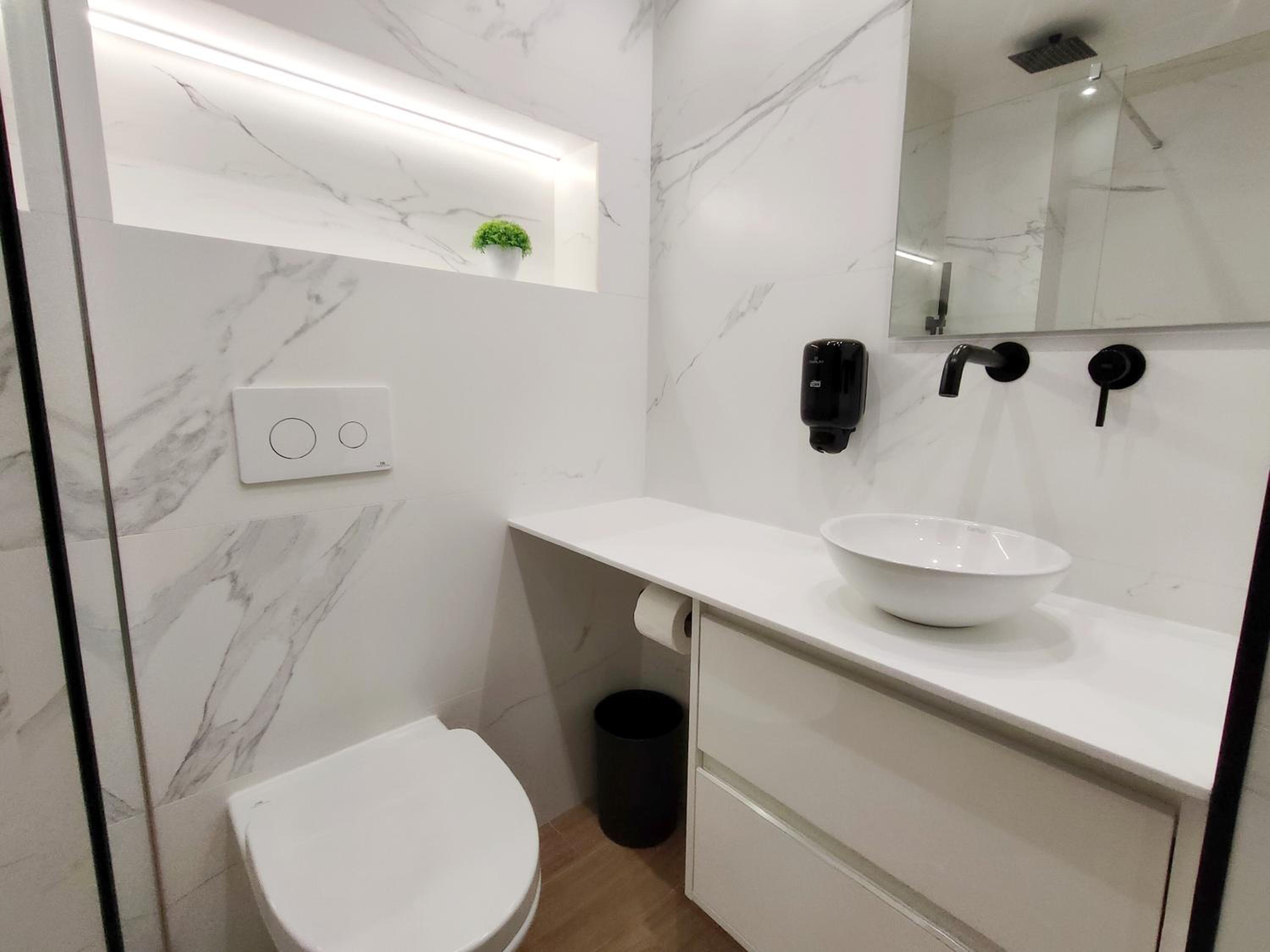 Three-Bedroom Apartment - Photo 6