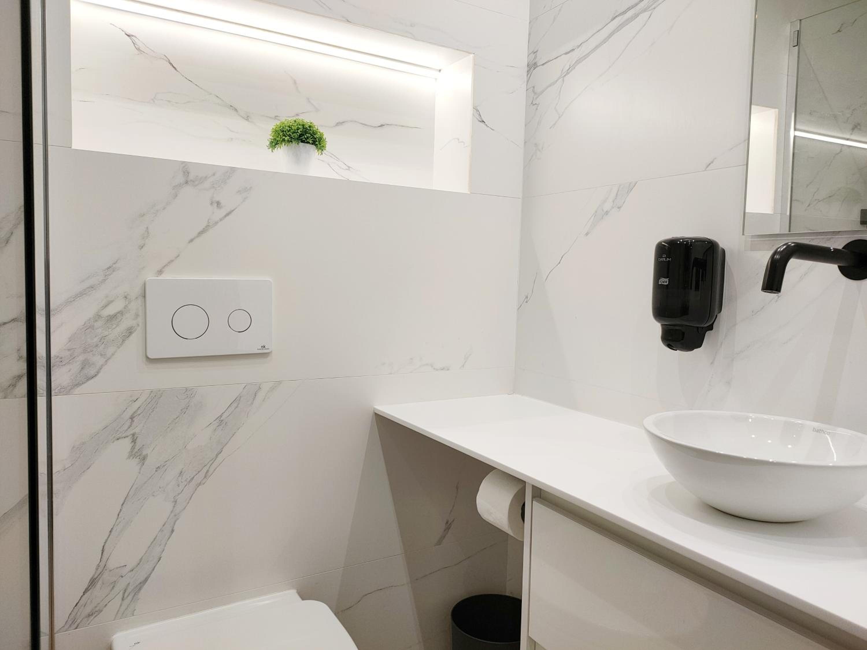 Three-Bedroom Apartment - Photo 7