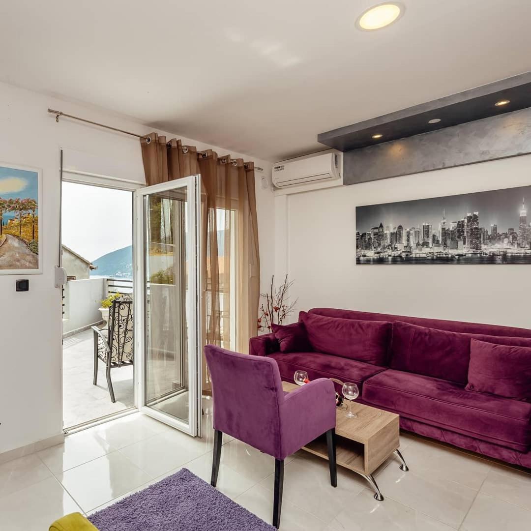 King Studio with Sofa Bed