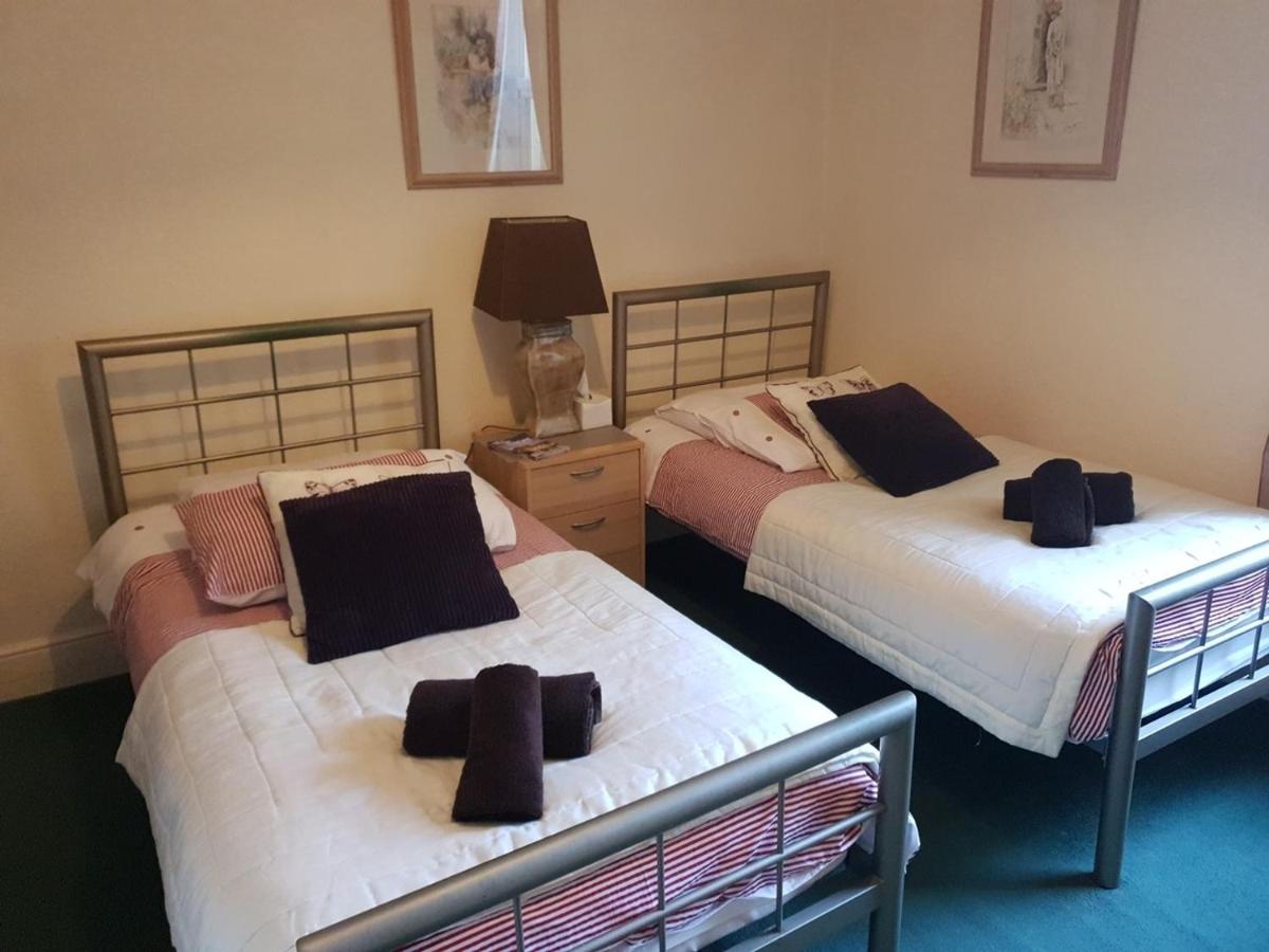 Twin Room with Private Bathroom photo 1