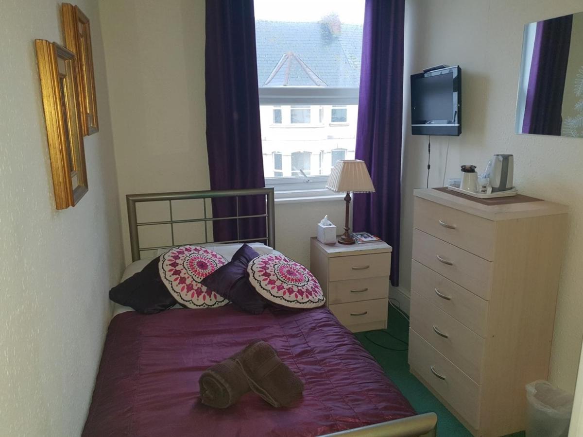 Single Room photo 1