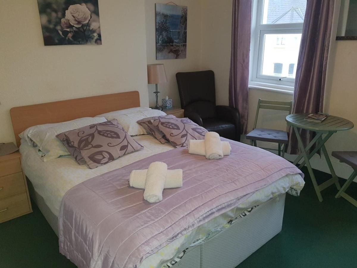 Double Room with Private Bathroom photo 2