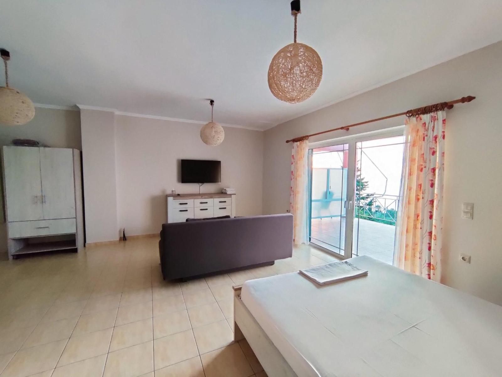 Studio with Sea View (2 Adults)