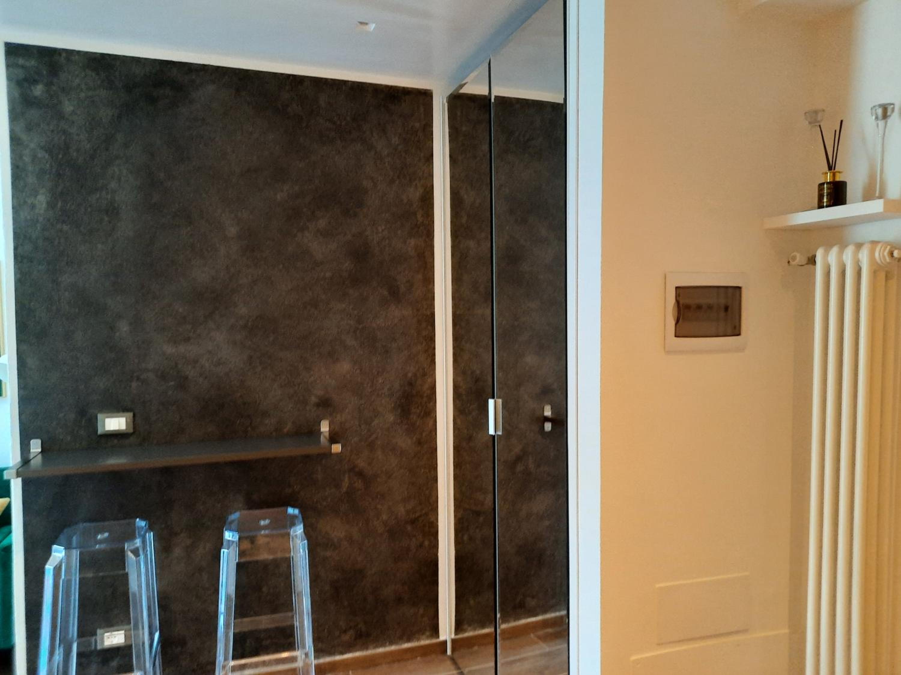 Apartment with Lake View - Photo 8