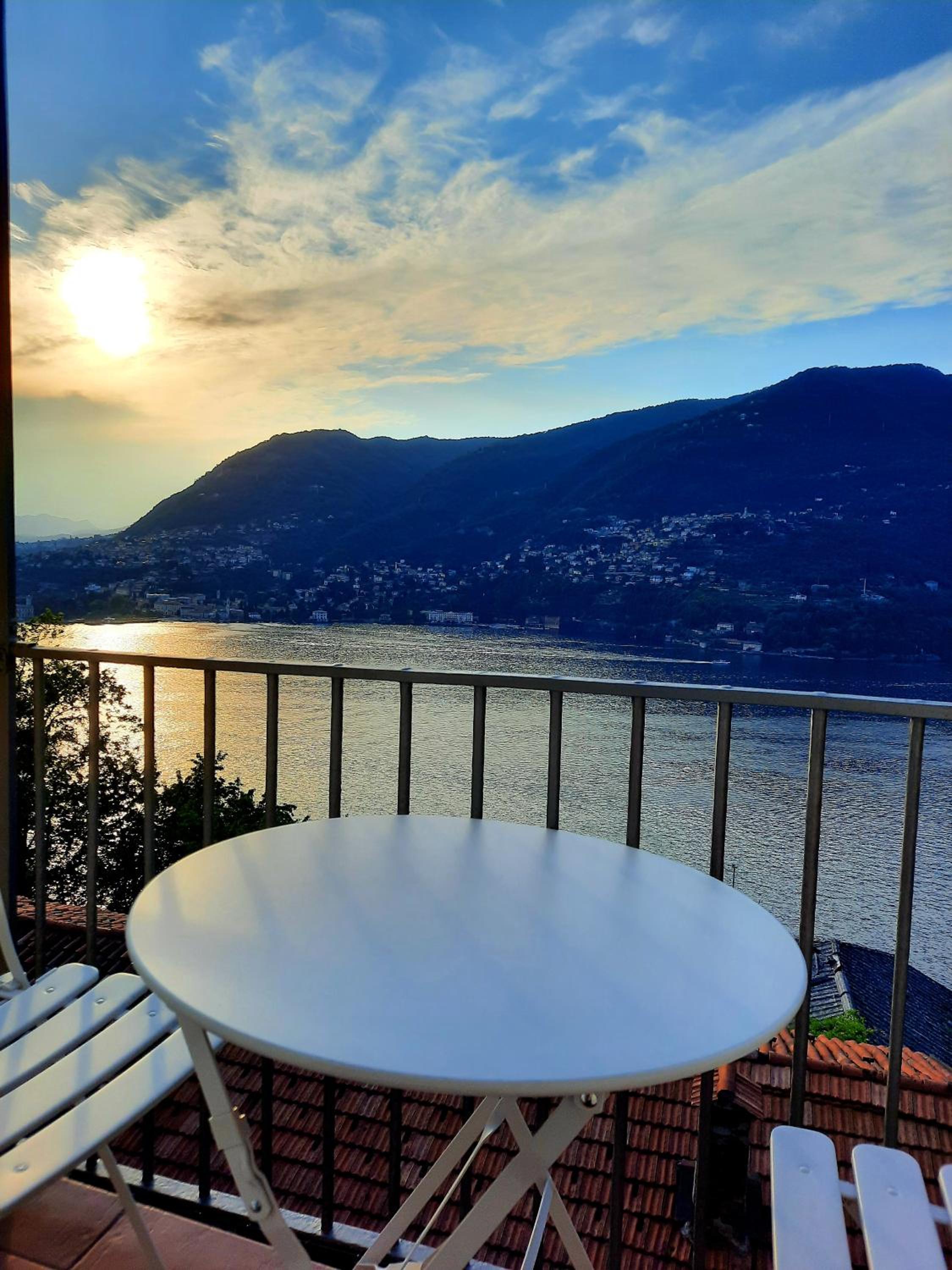 Apartment with Lake View - Photo 14