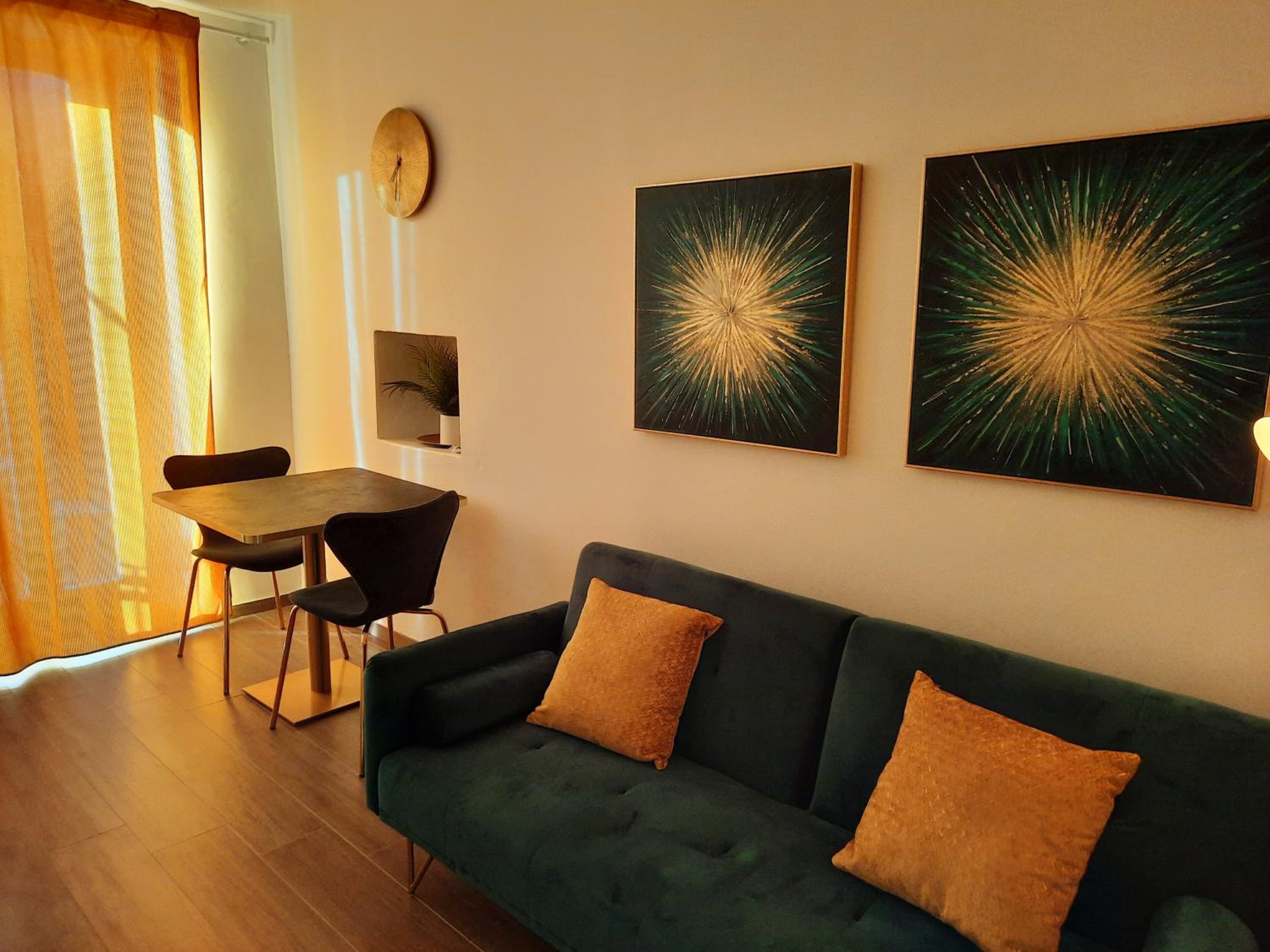 Apartment with Lake View - Photo 19