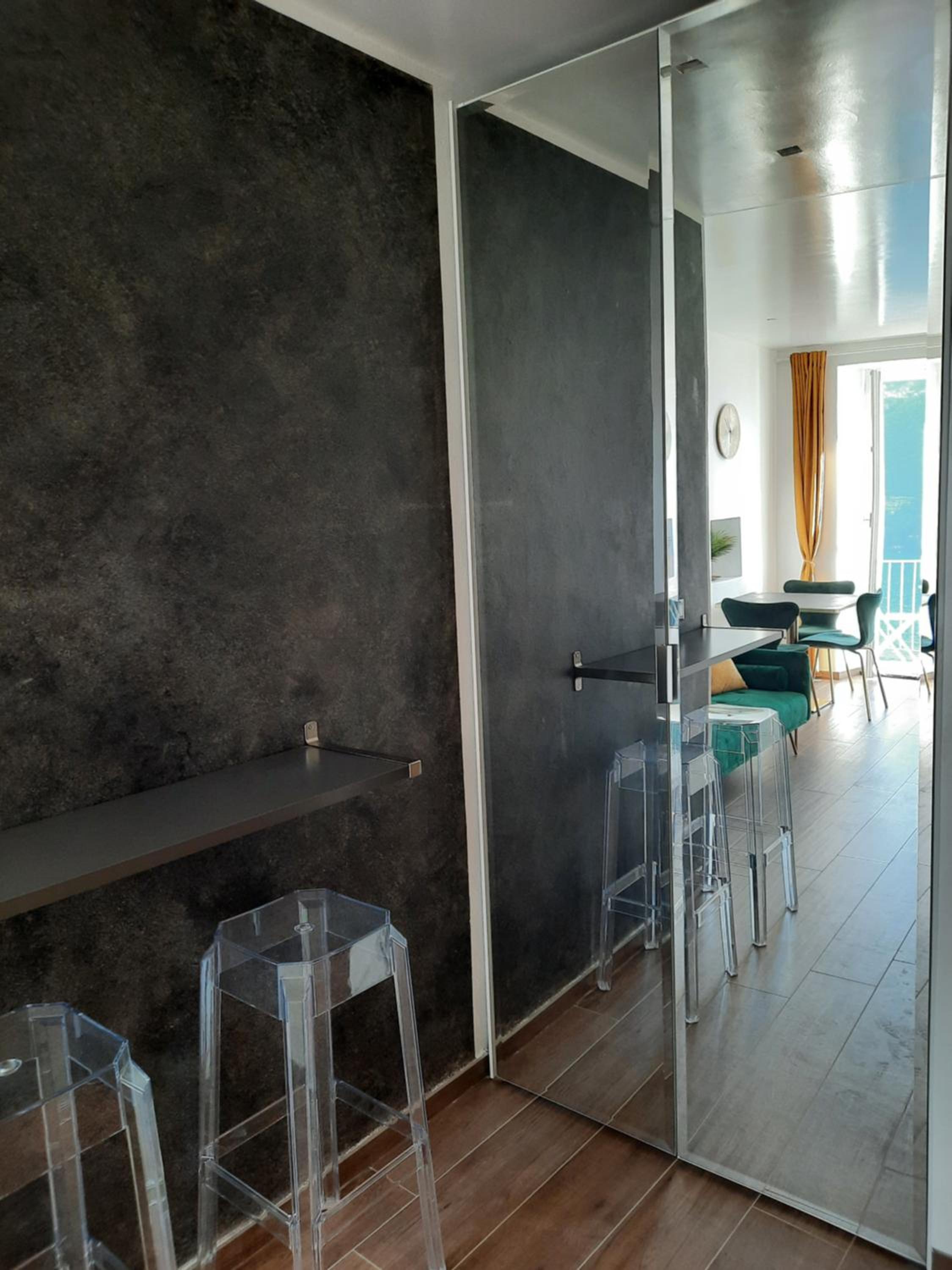 Apartment with Lake View - Photo 20