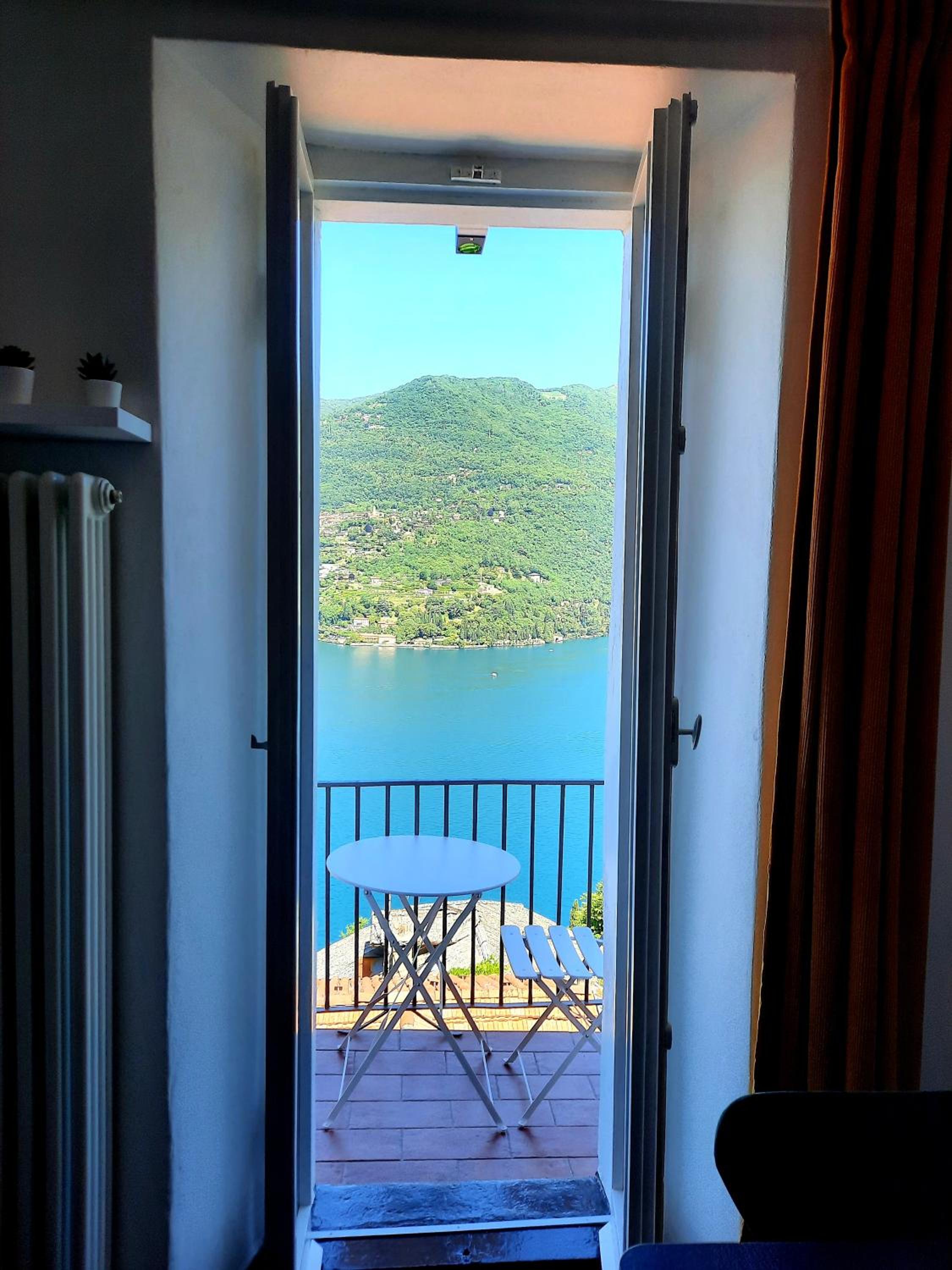Apartment with Lake View - Photo 22