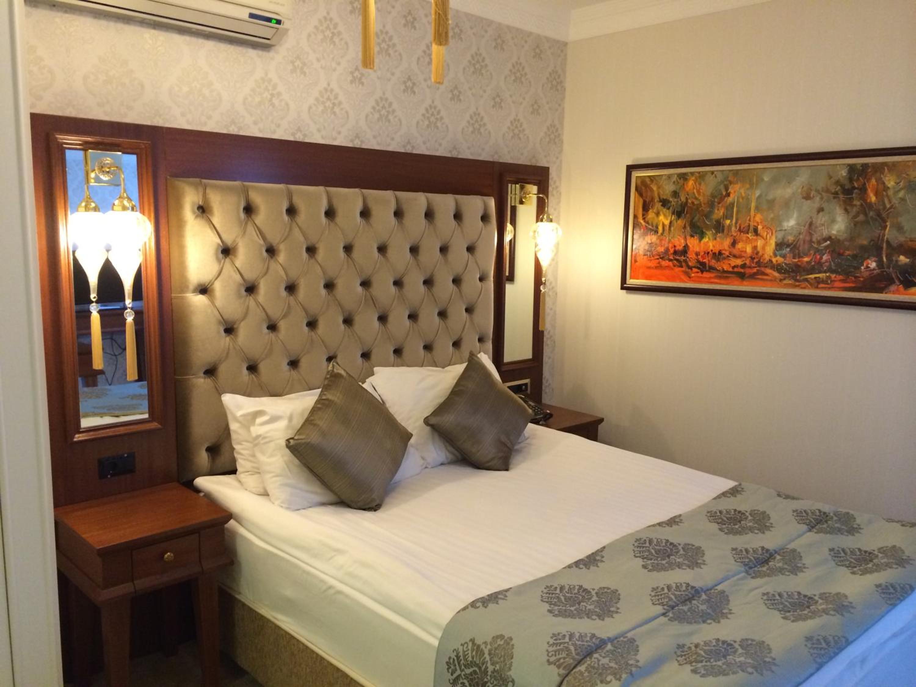 Economy Double Room without Window photo 1