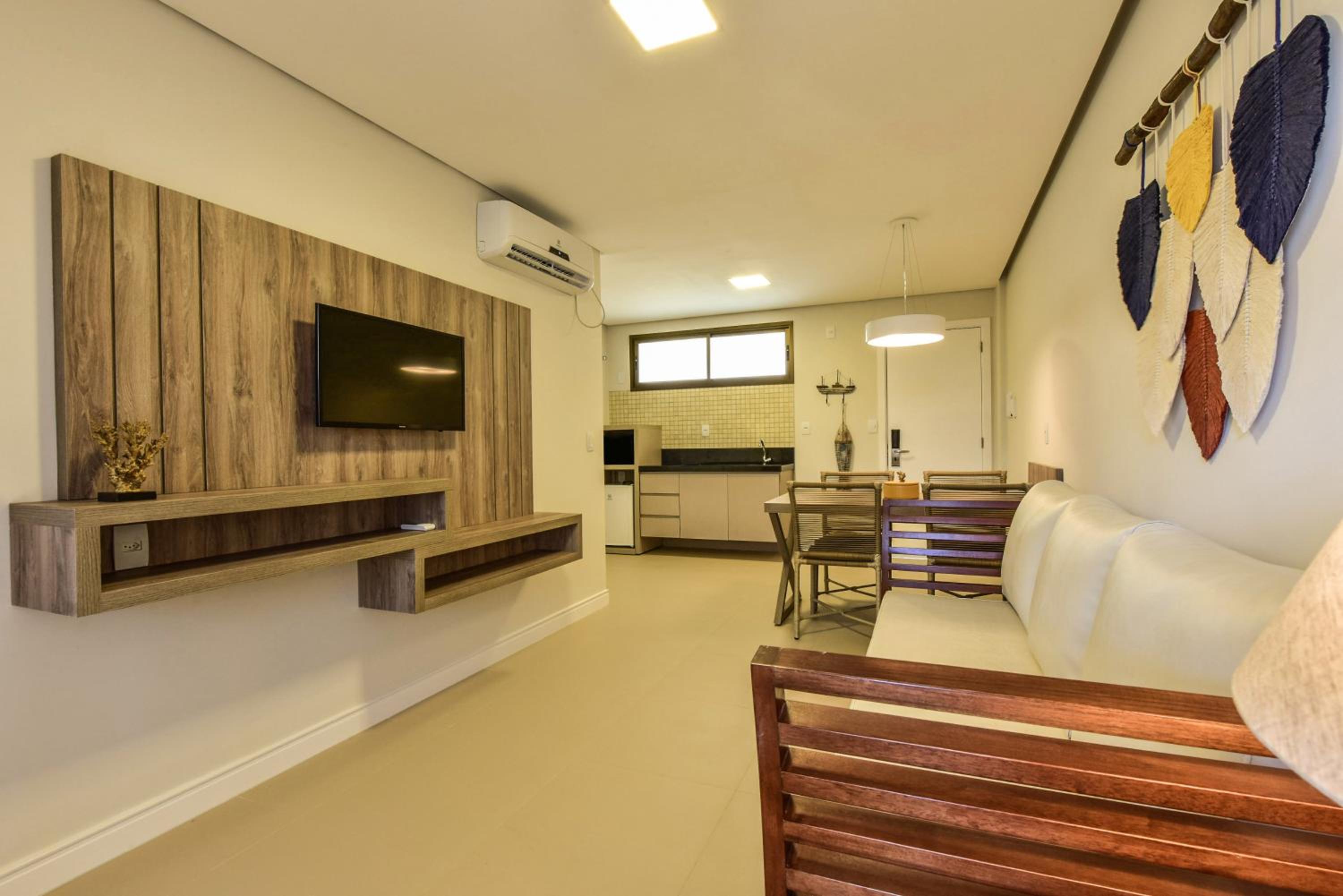 Deluxe Suite - Photo 12