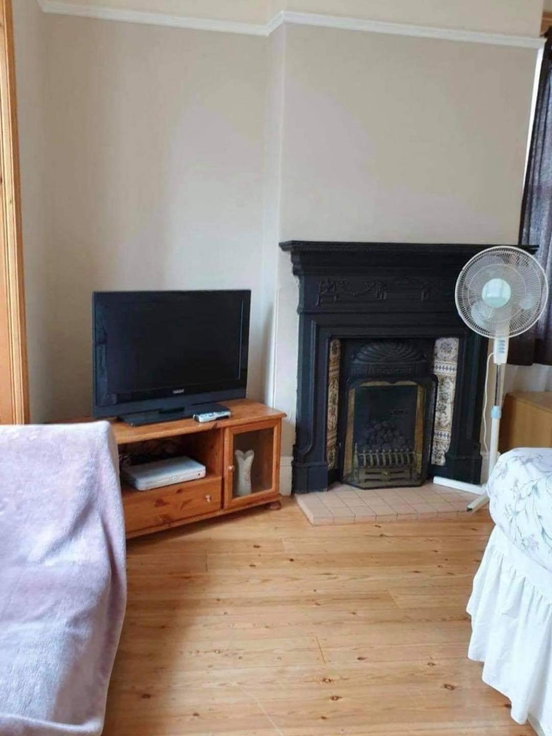 One-Bedroom Apartment (2 Adults) Central Gas Heating - F1 photo 1