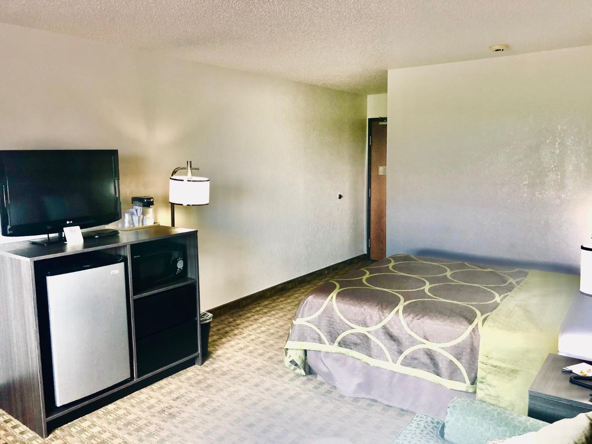 Queen Room - Mobility Access/Non-Smoking - Photo 3