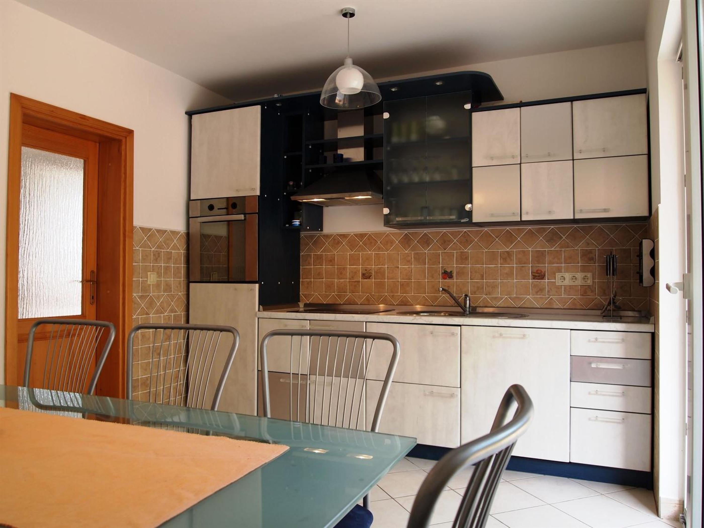 Four-Bedroom Vacation Home photo 3
