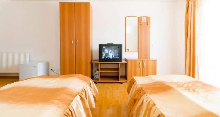 Twin Room With Bathroom