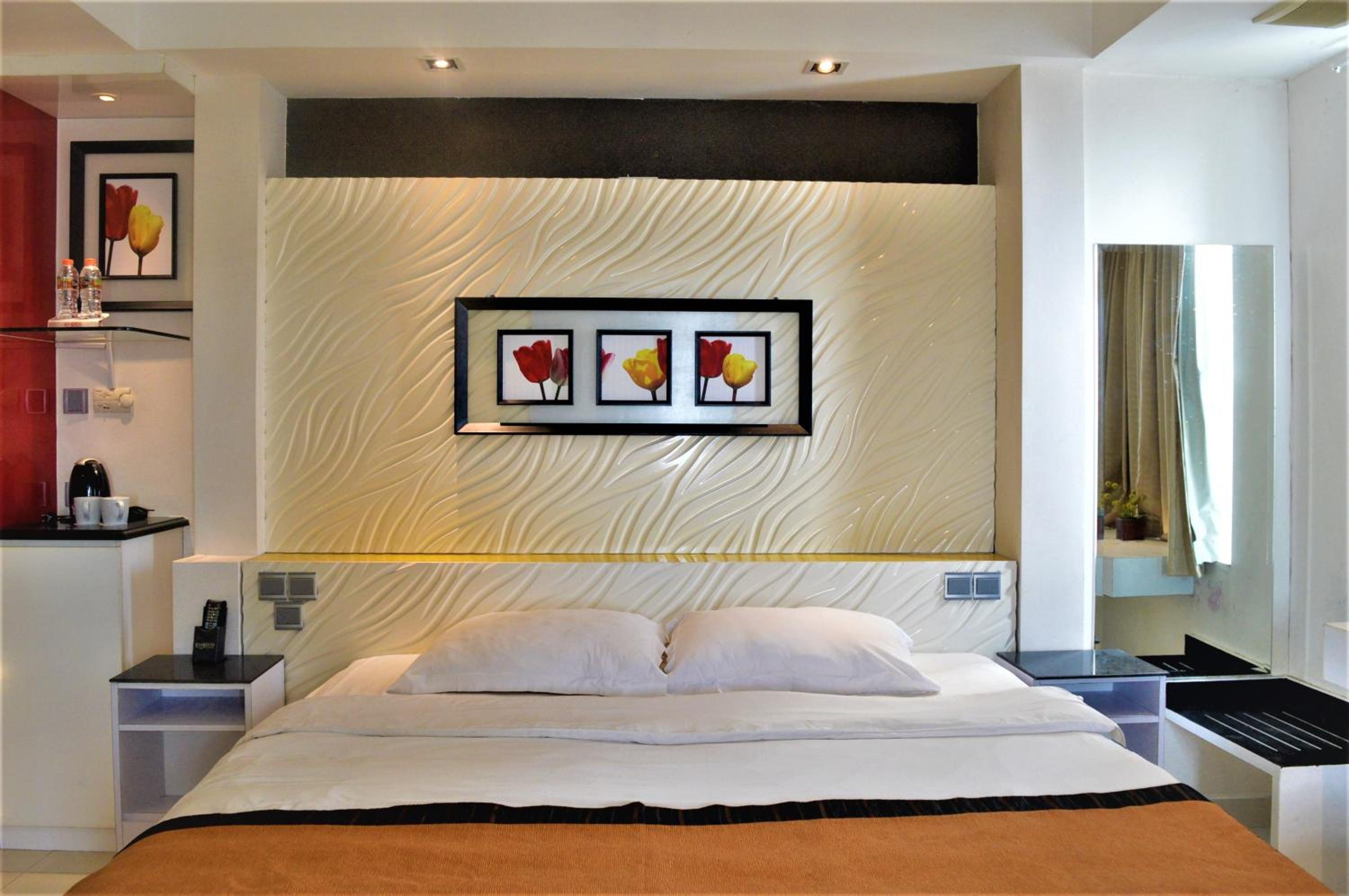 Premier Suite - Photo 4