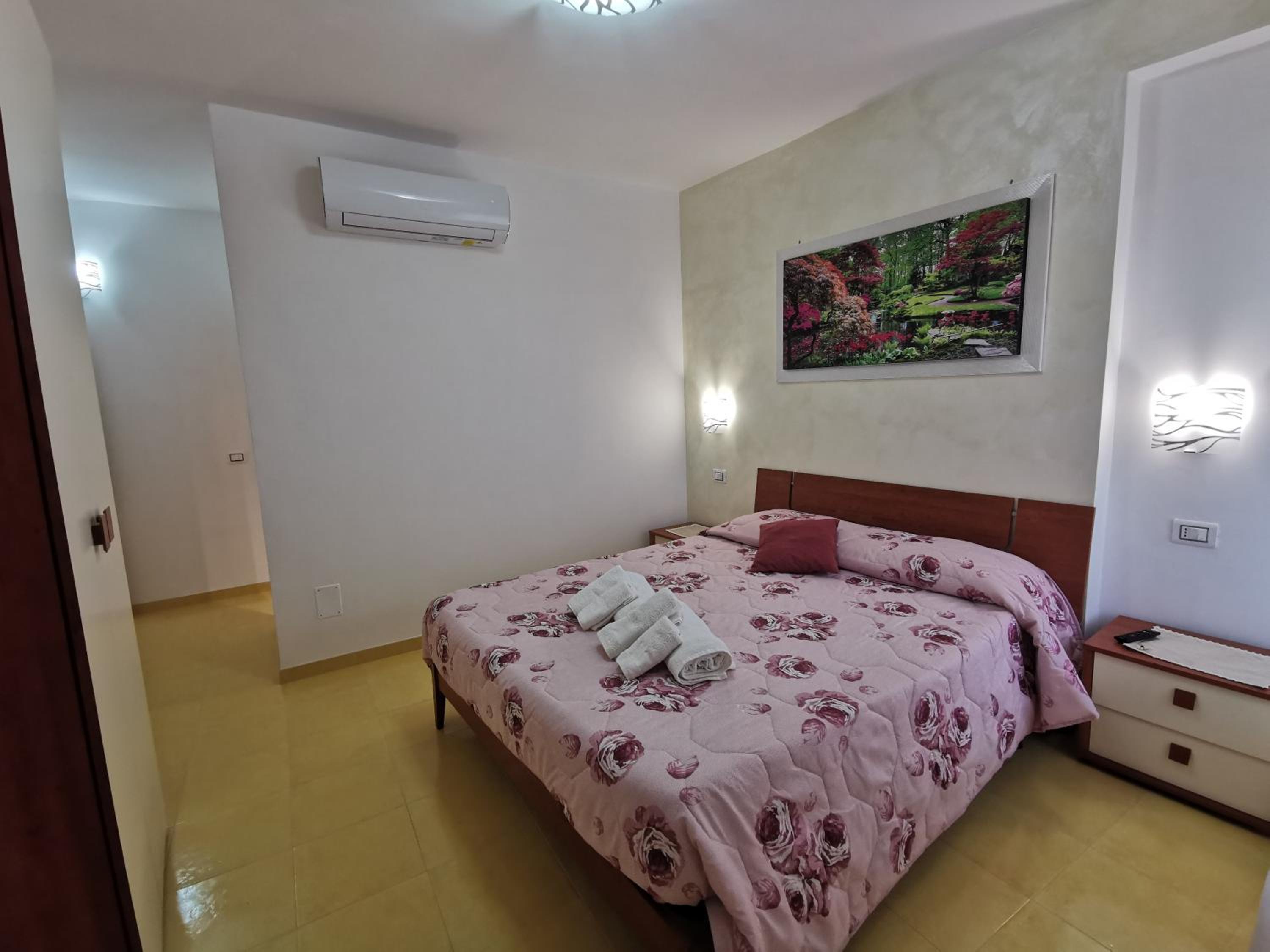 Standard Queen Room - Photo 19
