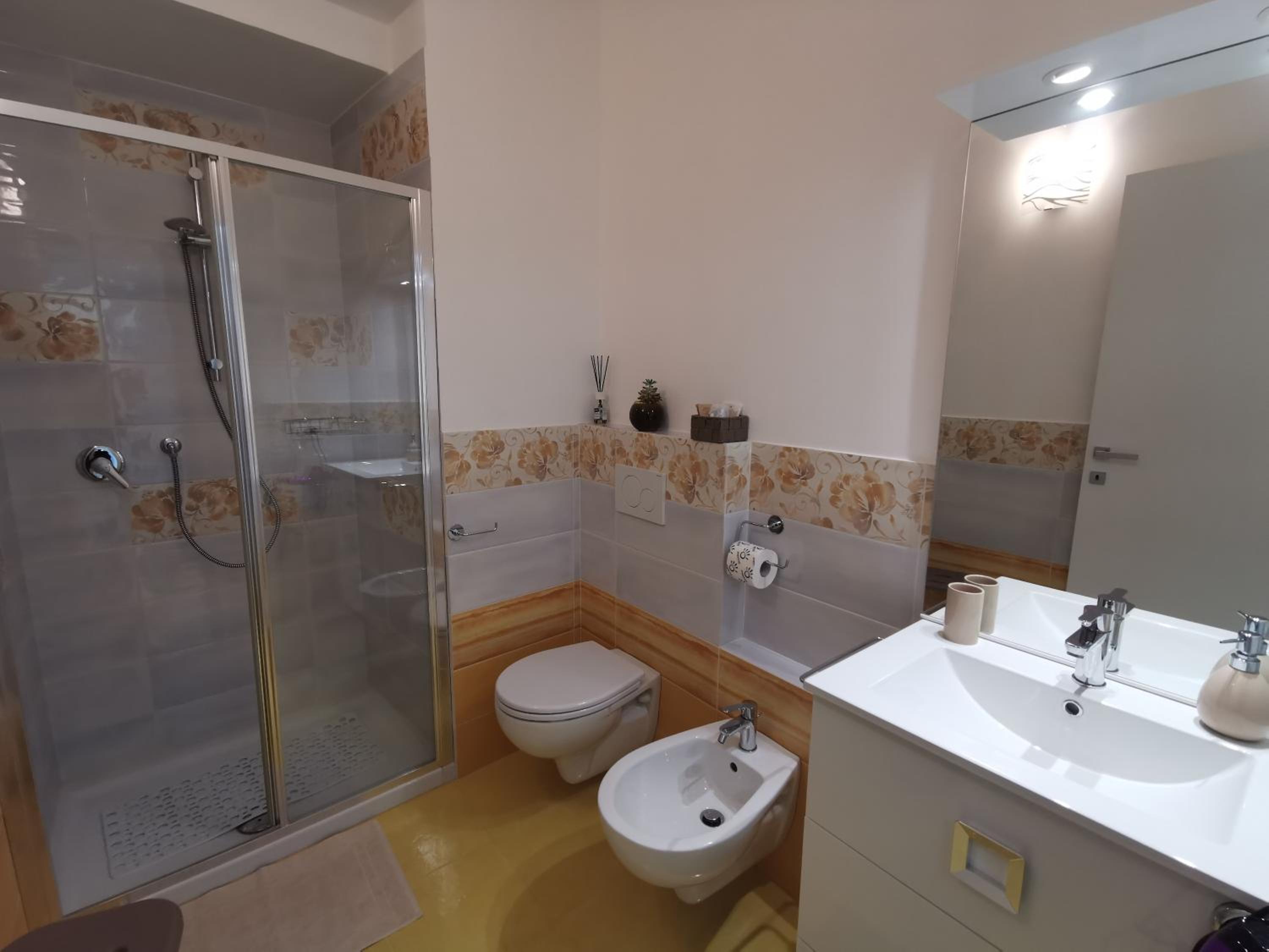 Standard Queen Room - Photo 22