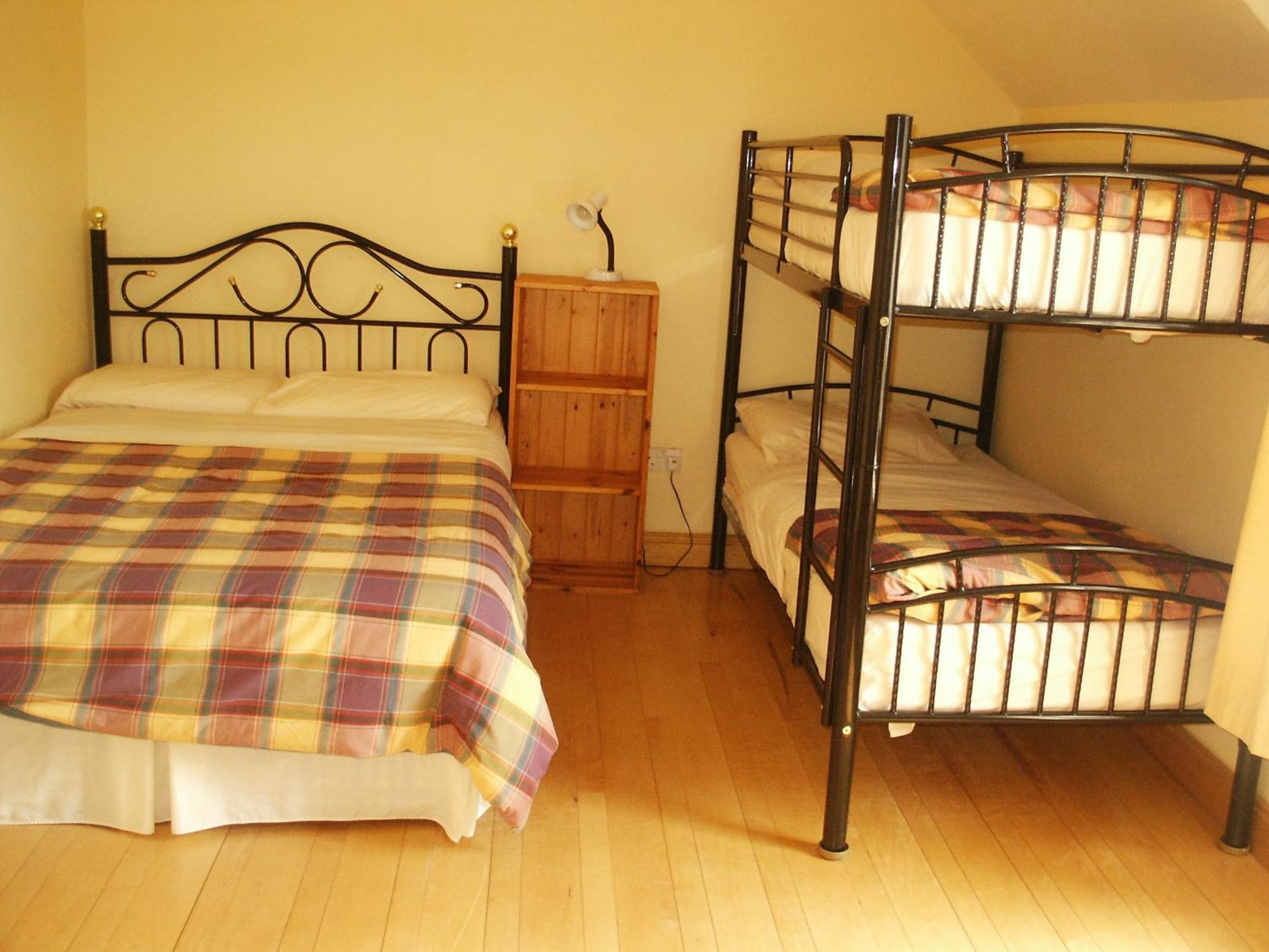 Double or Twin Room with Mountain View - Photo 3