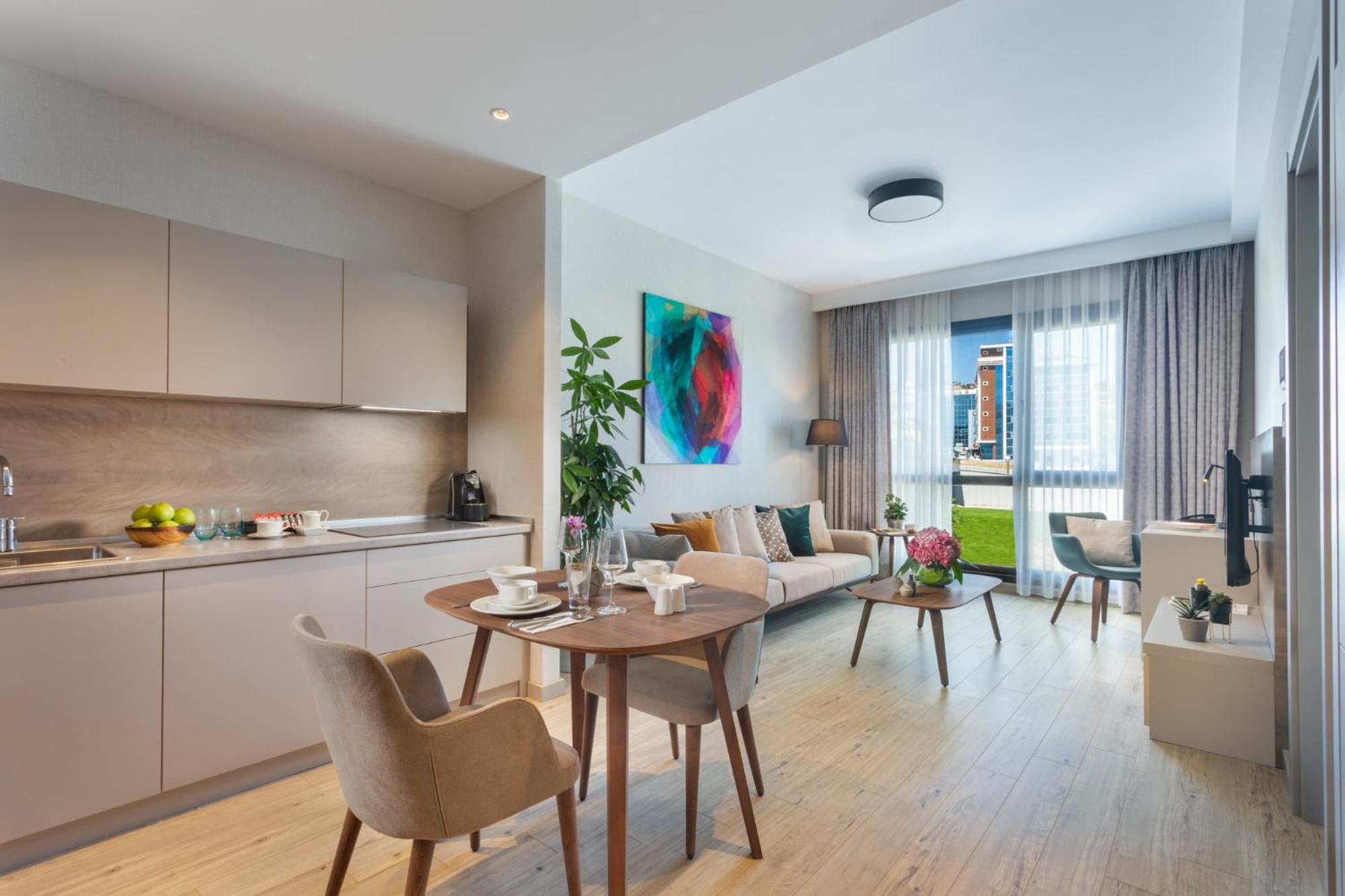 Superior King Suite photo 1