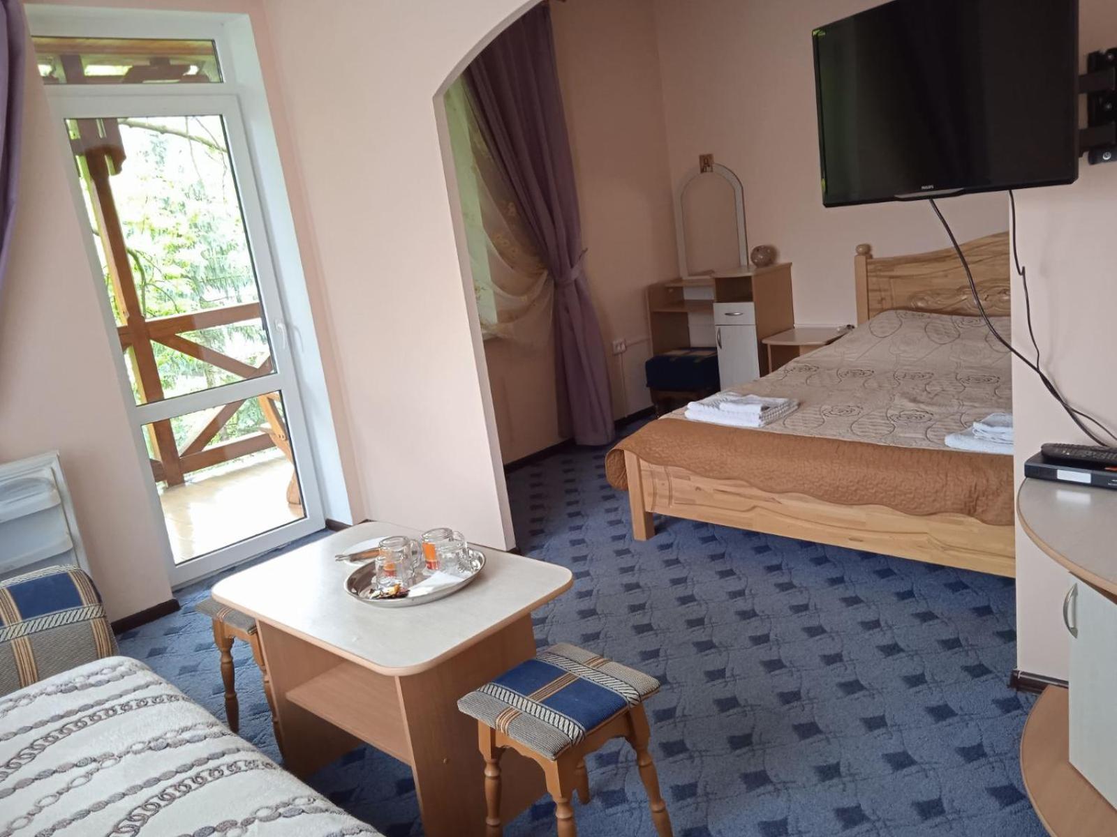 Large Double Room photo 1