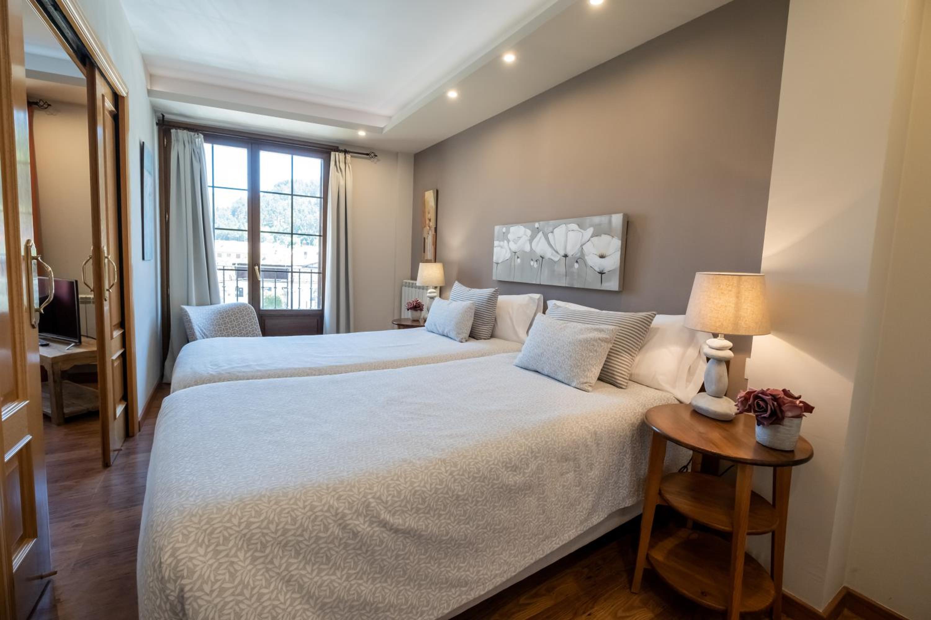 Suite with Mountain View photo 3