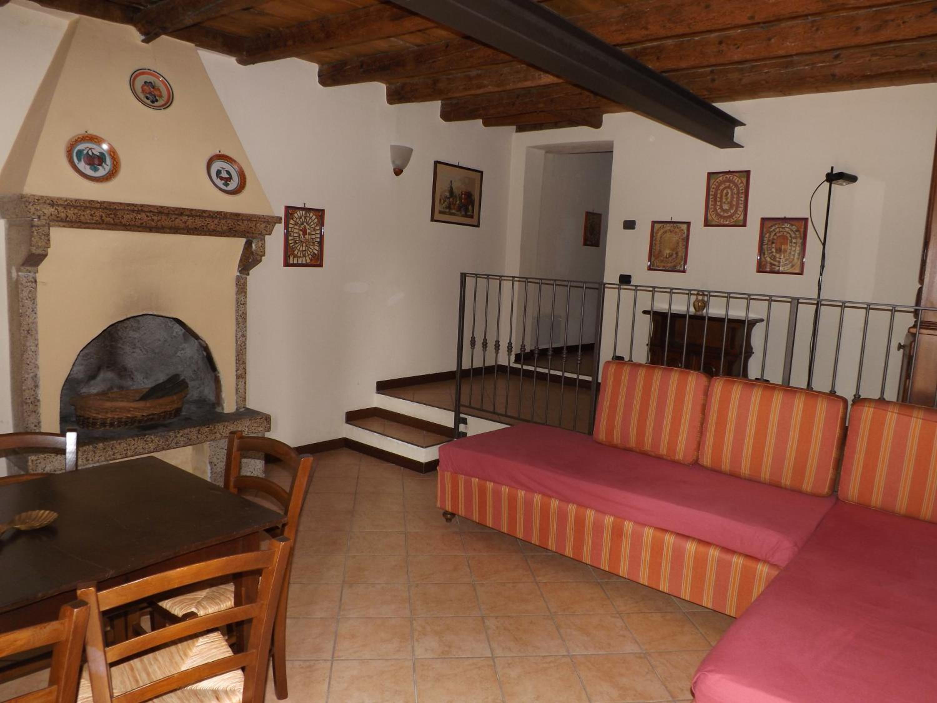 Family Room - Photo 10