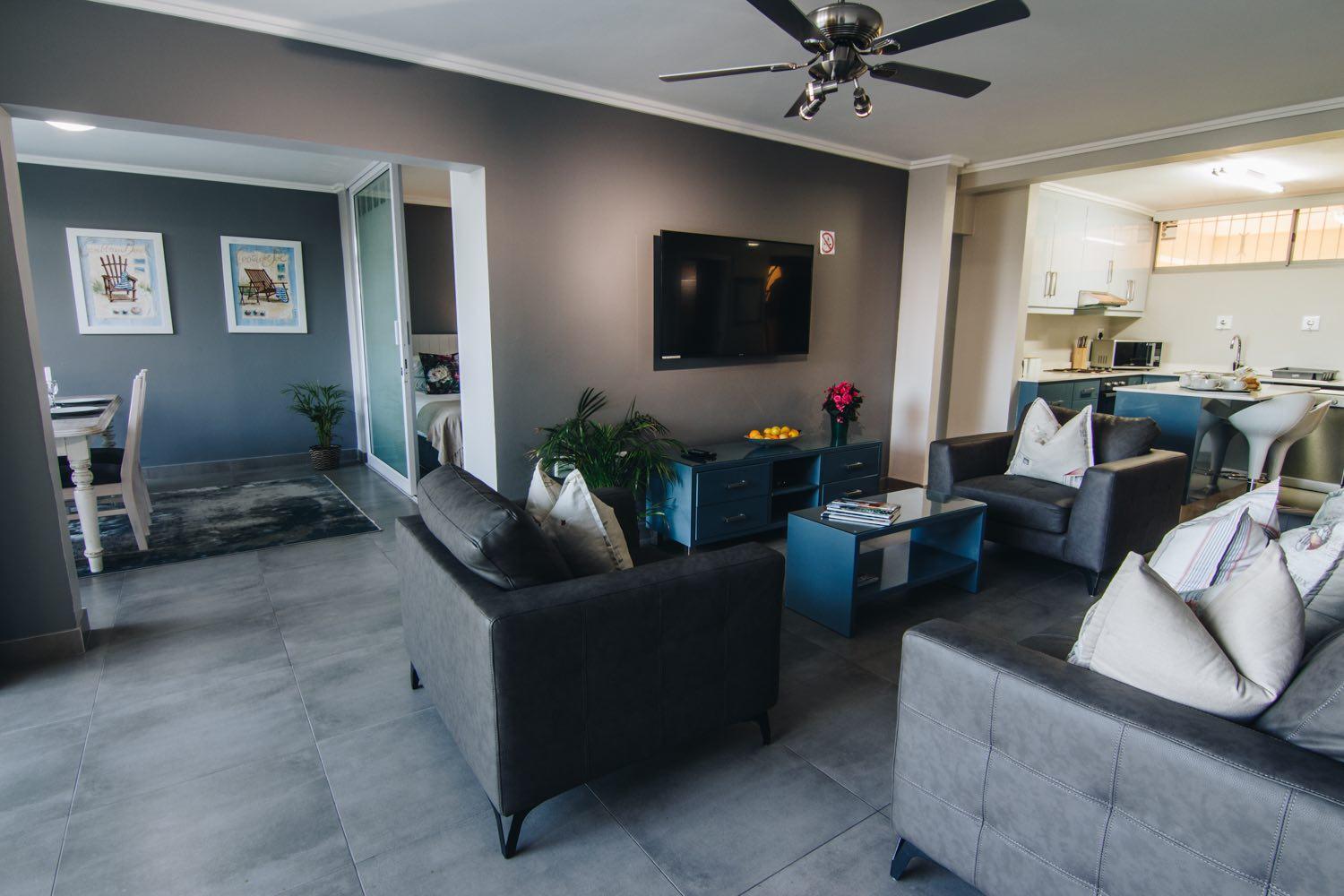 Three-Bedroom Apartment - Photo 20