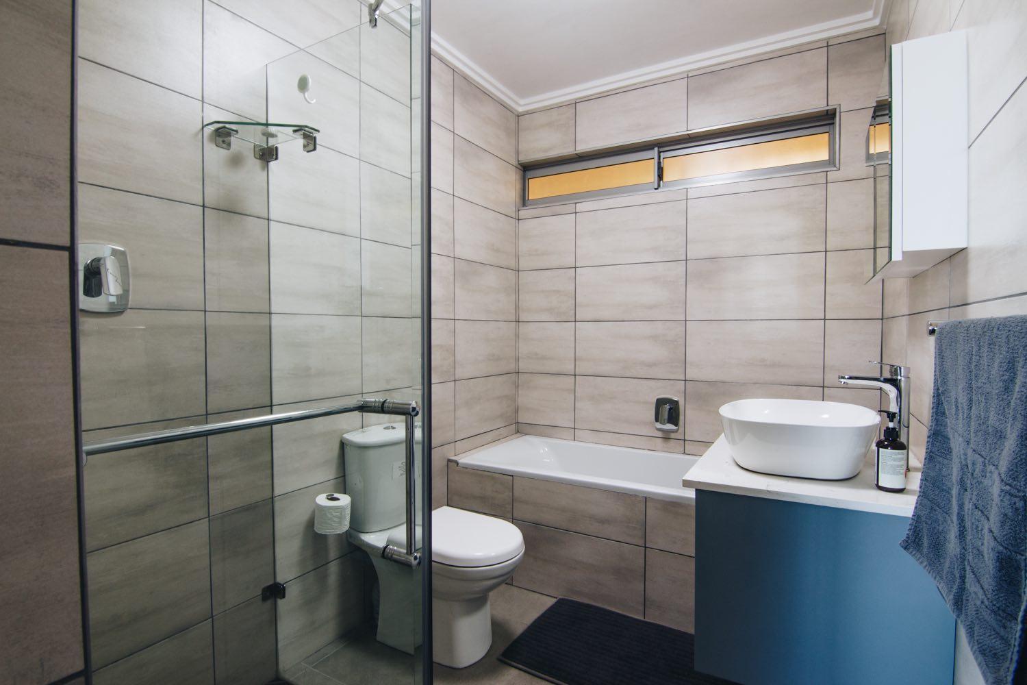 Three-Bedroom Apartment - Photo 19