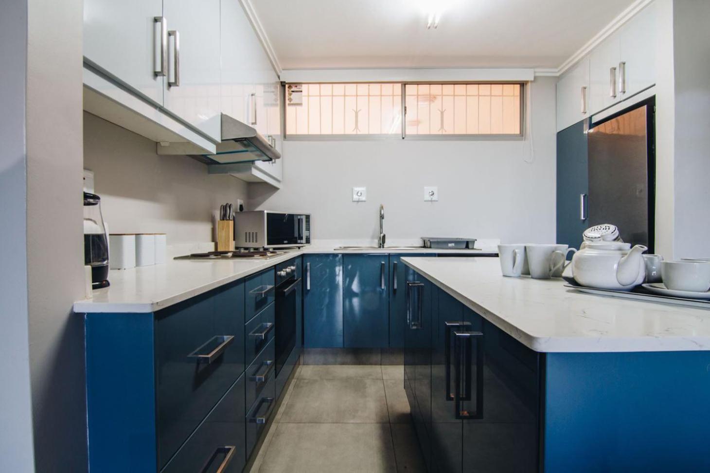 Three-Bedroom Apartment - Photo 15
