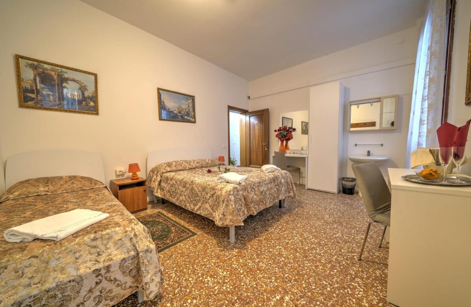 Family Room With Shared Bathroom photo 2