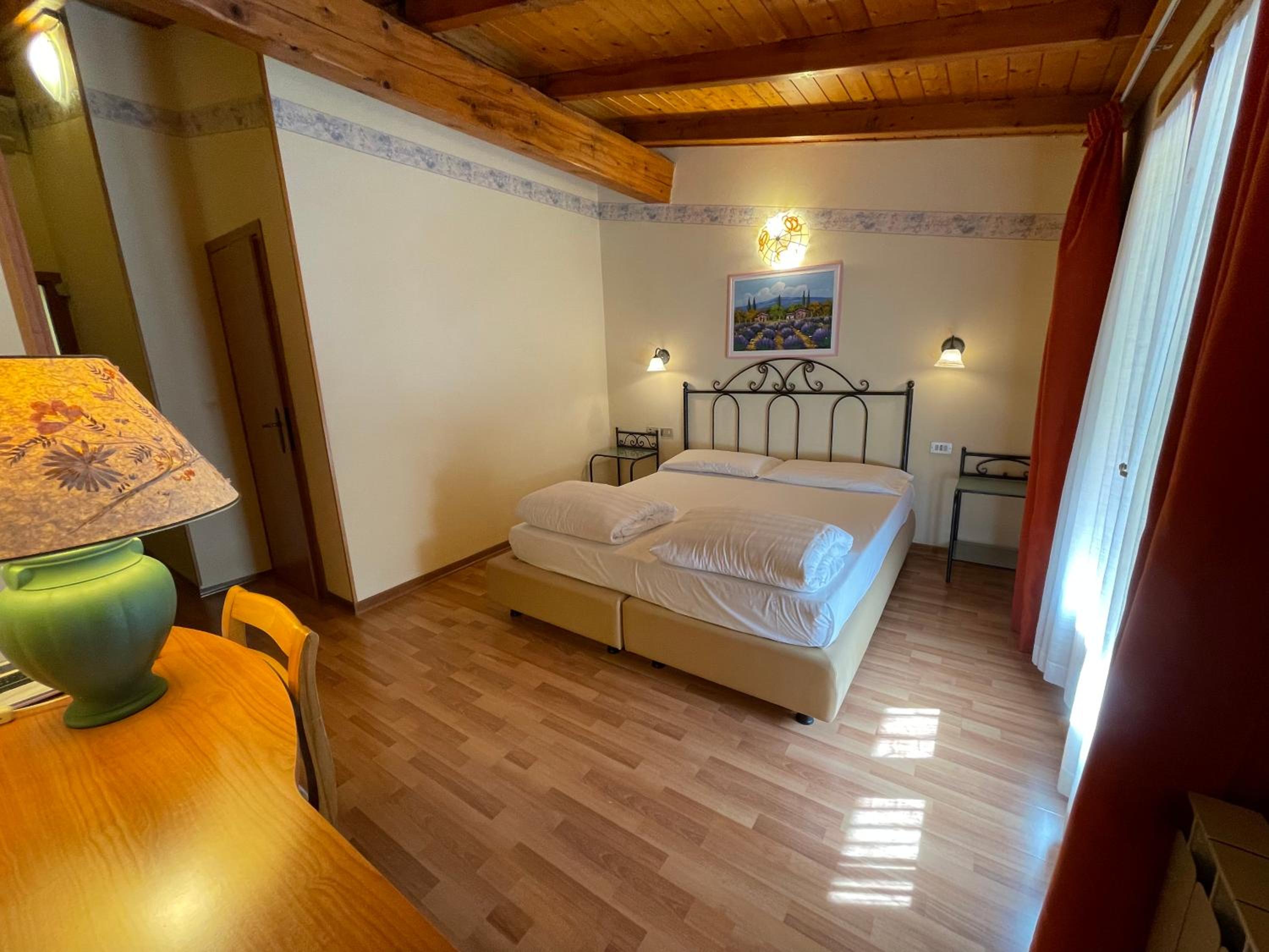 Double Room Attic - Mountain Side - Photo 7