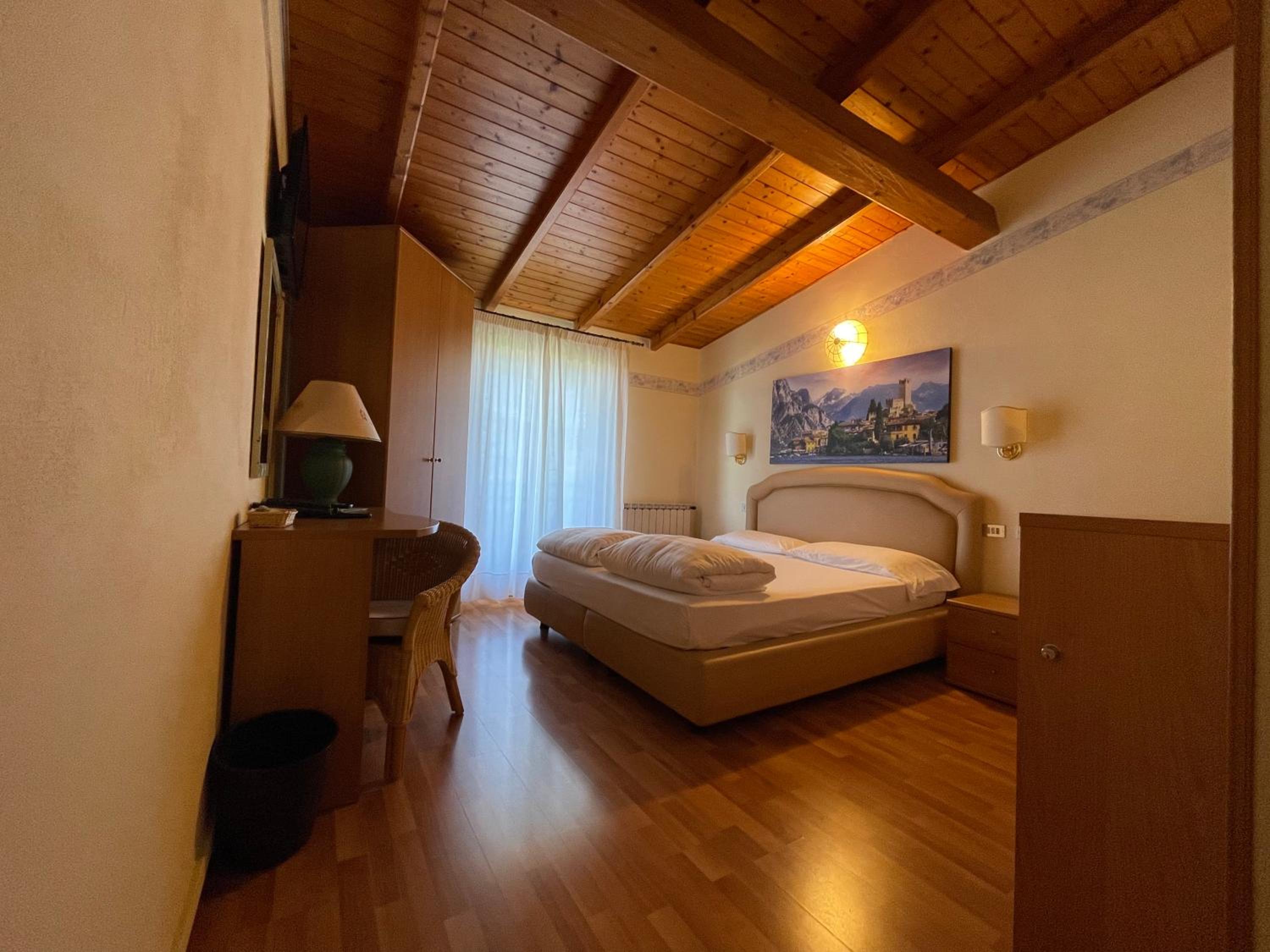 Double Room Attic - Mountain Side - Photo 8