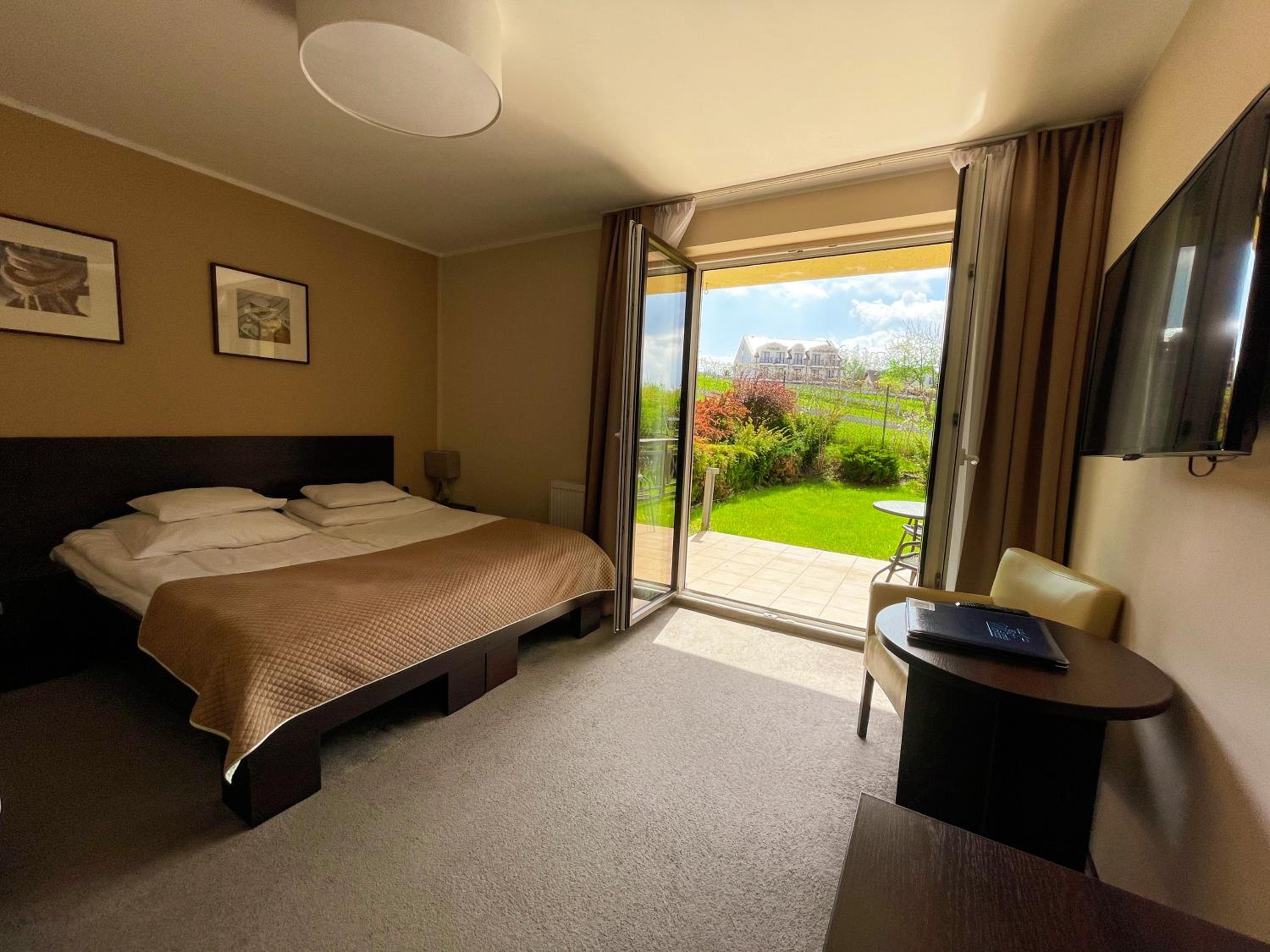 Double or Twin Room with Garden photo 3