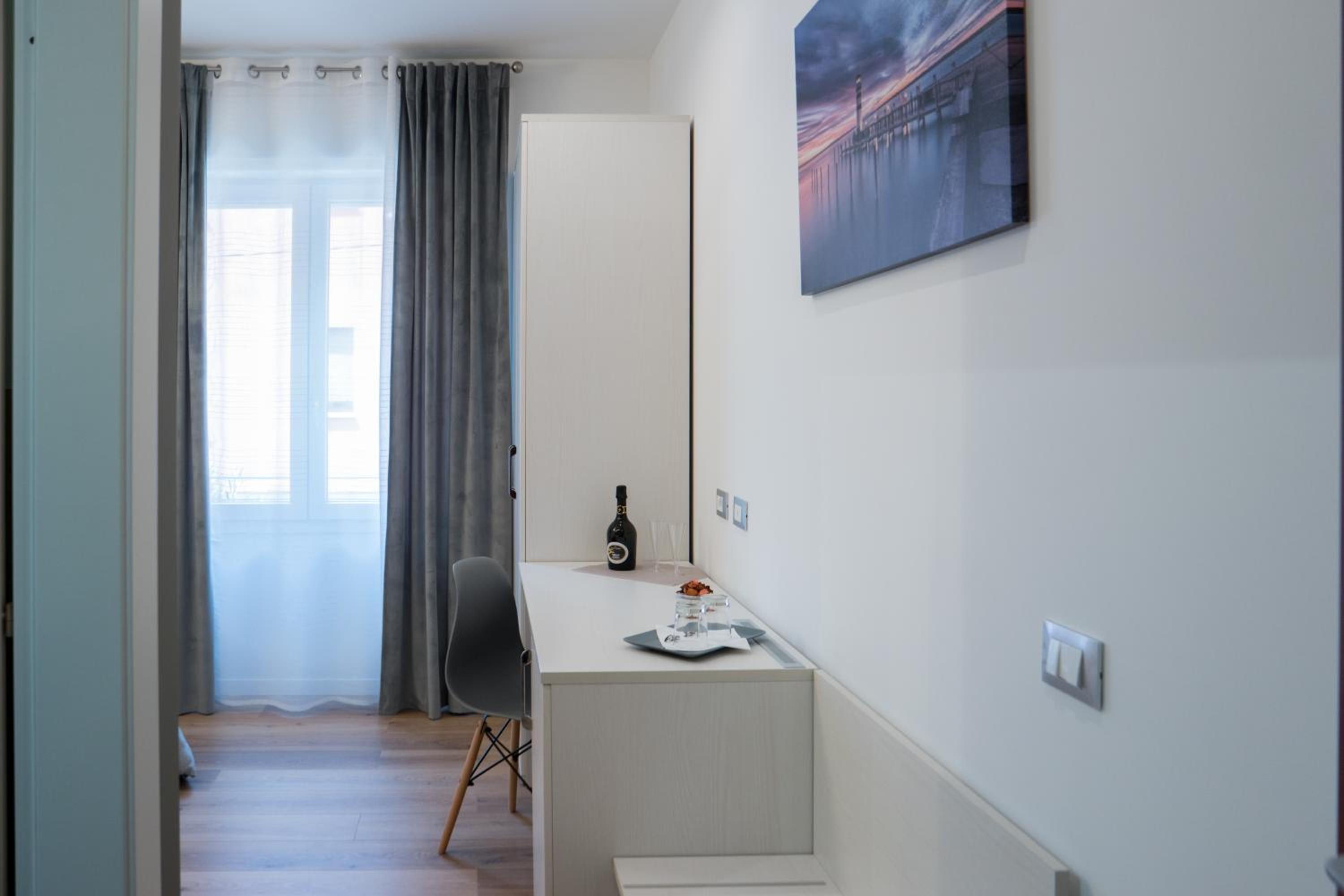 Double Room with Private Bathroom - Photo 14