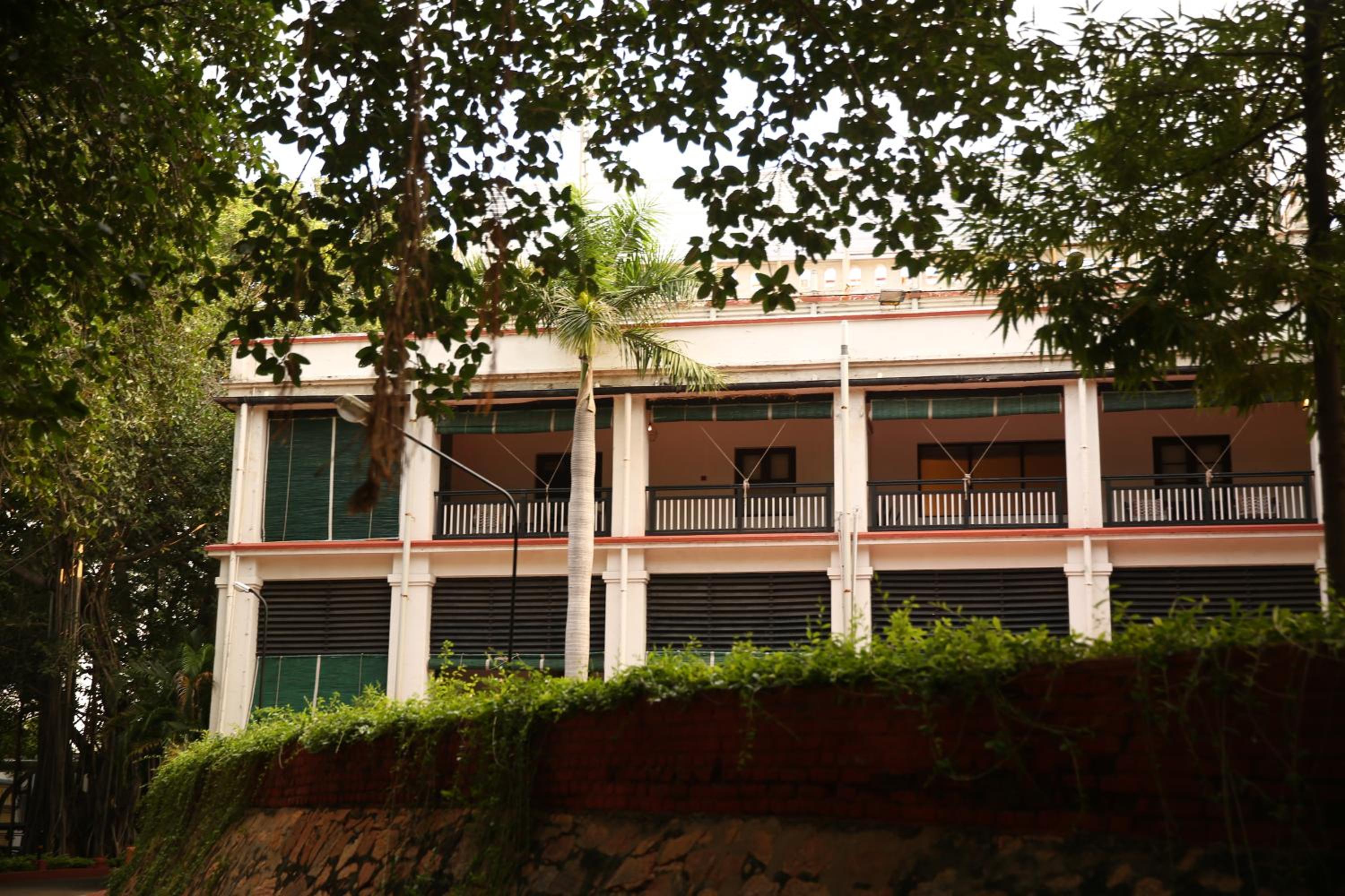 Colonial Room Garden View King Bed