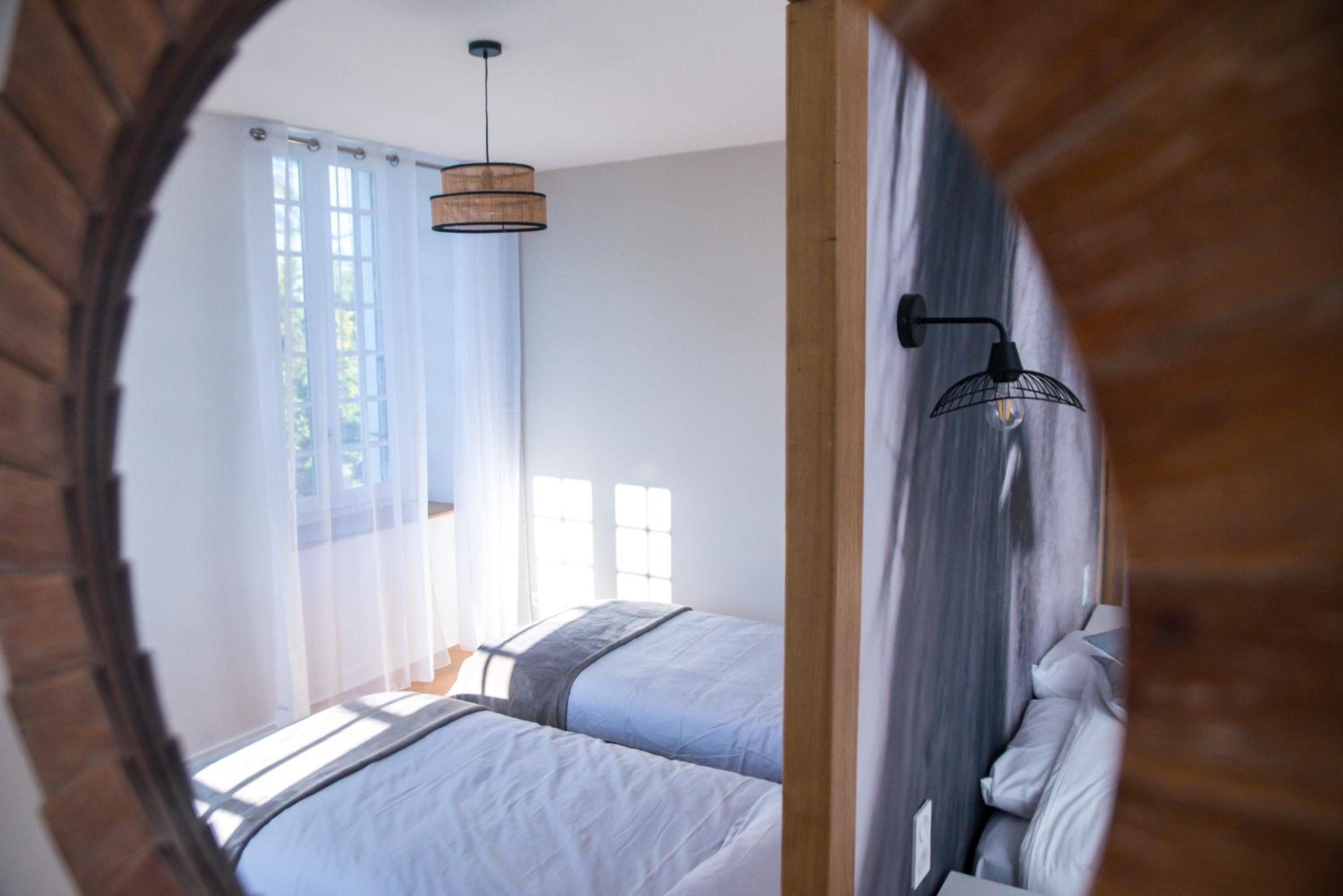 Family Room with Garden View - Photo 10
